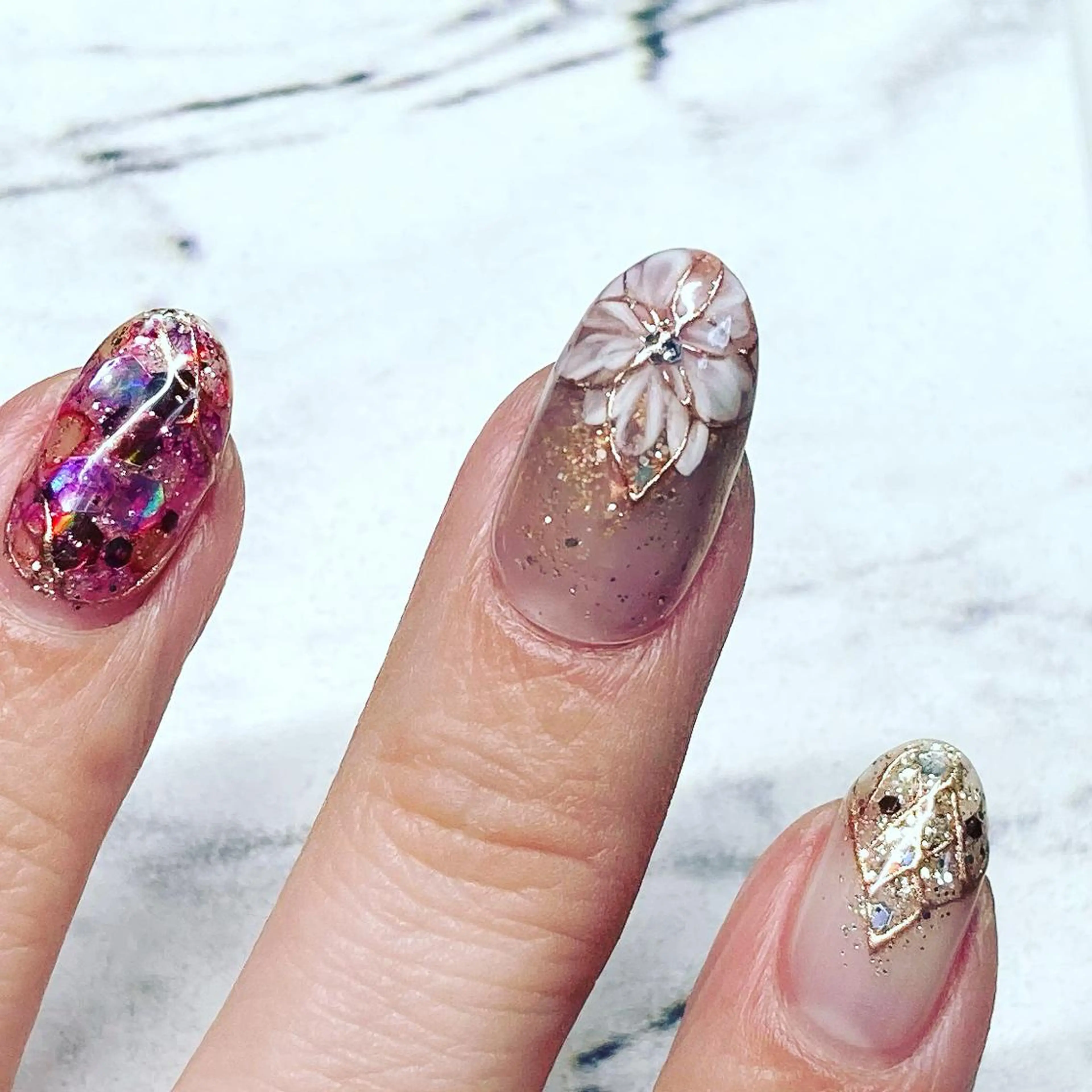 ネイル フラワーネイル ニュアンスネイル 冬ネイル クリスマス 39-nails EharaMikuのネイルデザイン