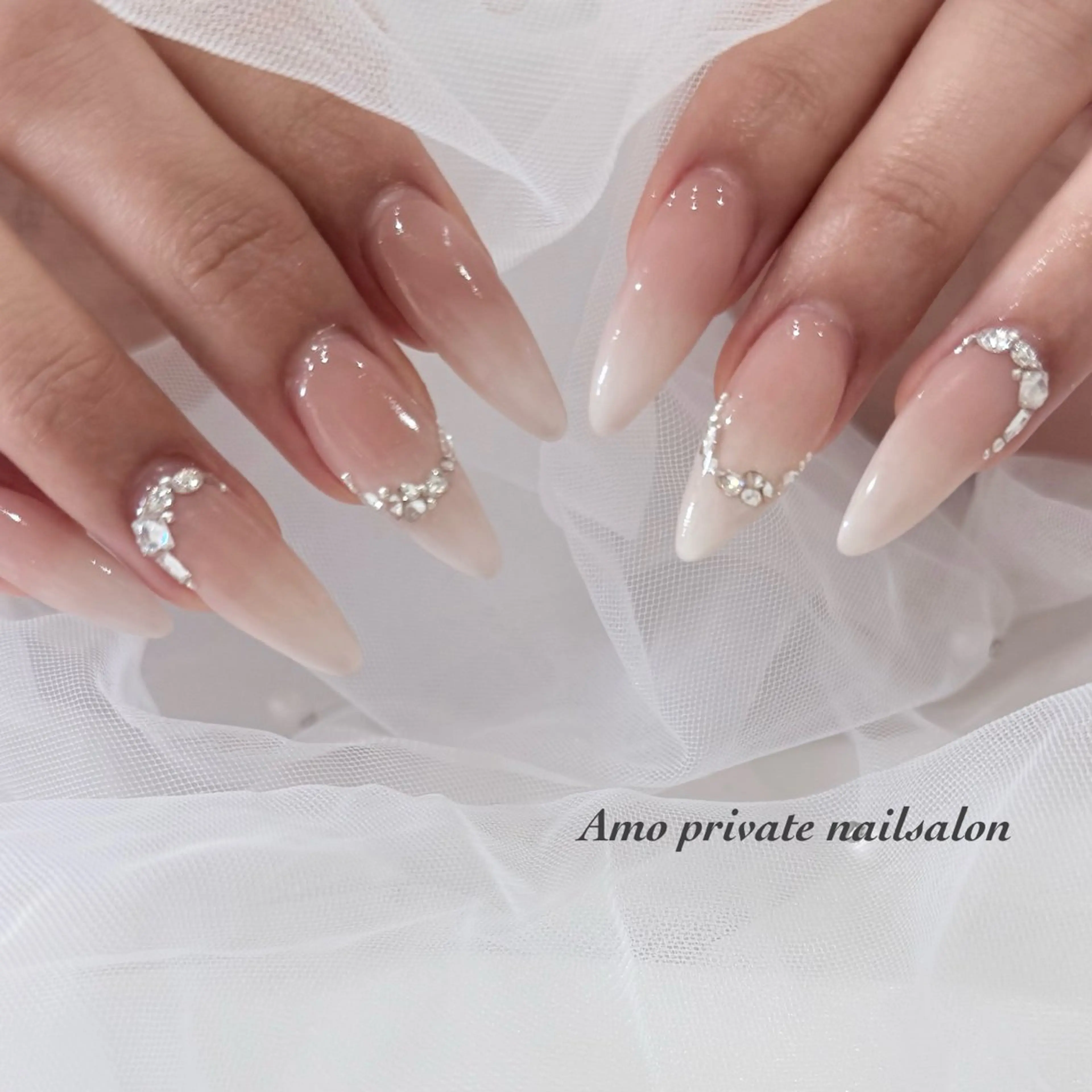 ネイル キラキラネイル 韓国ネイル ハンドネイル Amo nailsalonのネイルデザイン