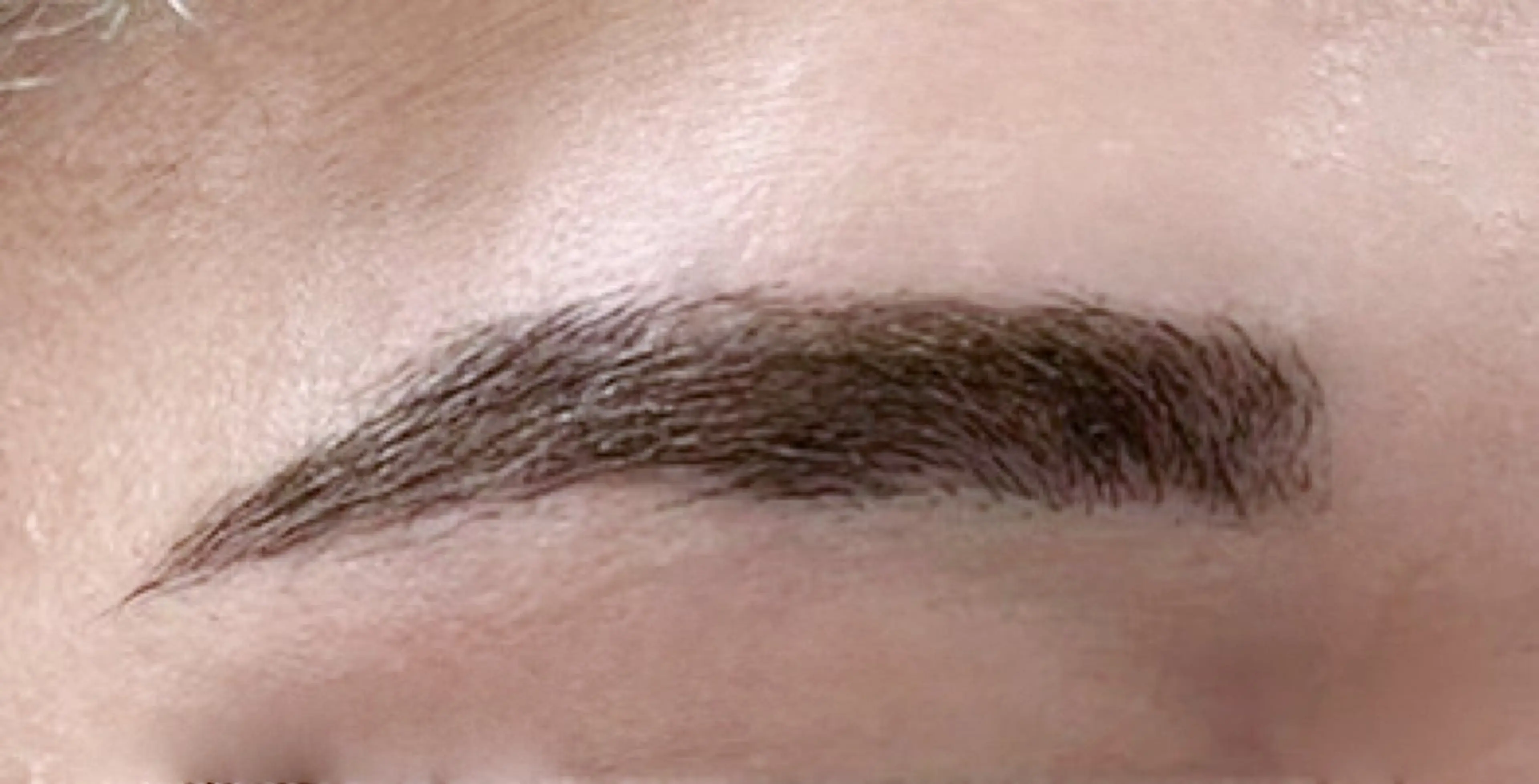 アイブロウ メンズアイブロウ 眉毛ワックス脱毛 前田 亜由美のヘアスタイル