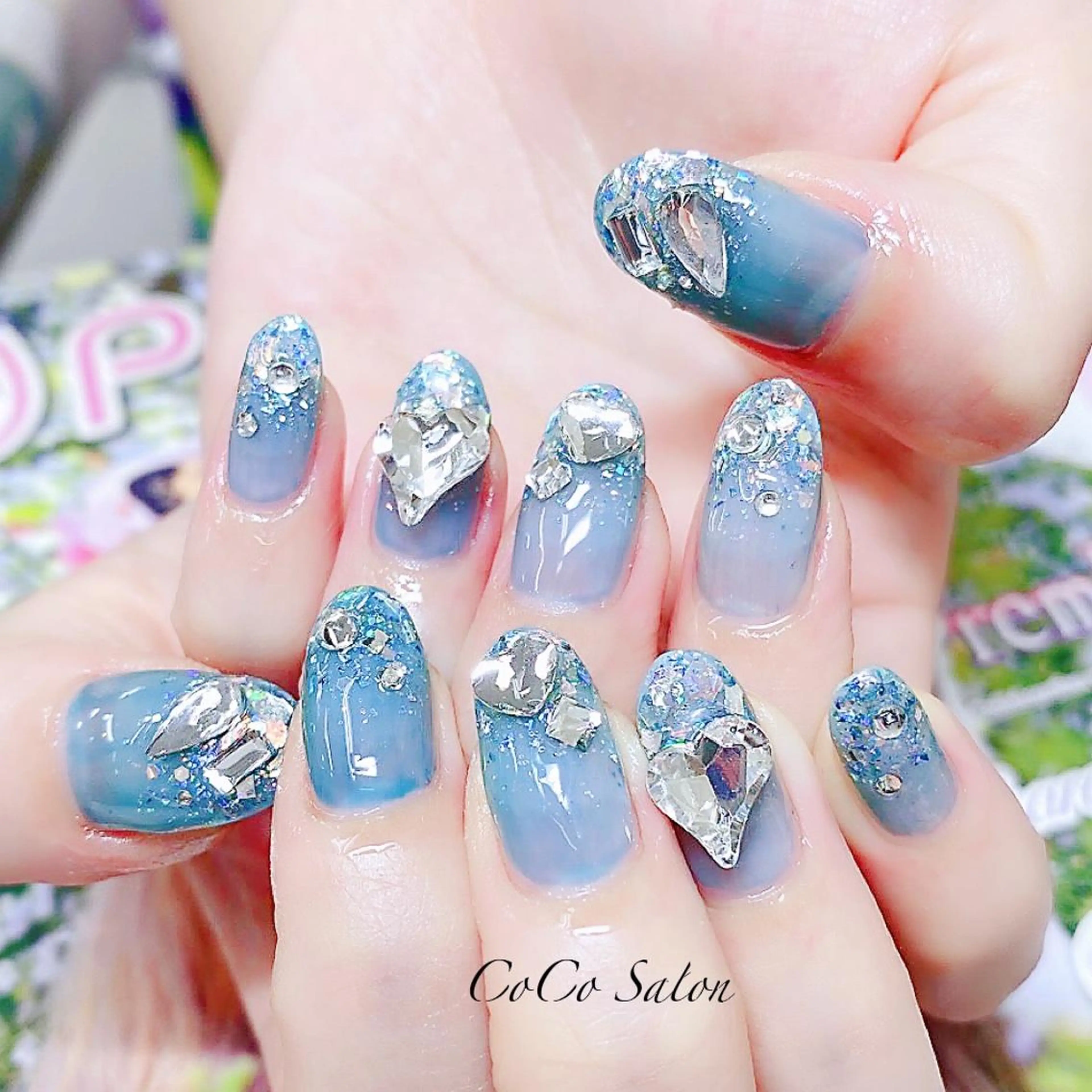 ネイル ブルー 成人式 長さ出し ジェルネイル グラデーション CoCoSalon ネイル/まつ毛予約のネイルデザイン