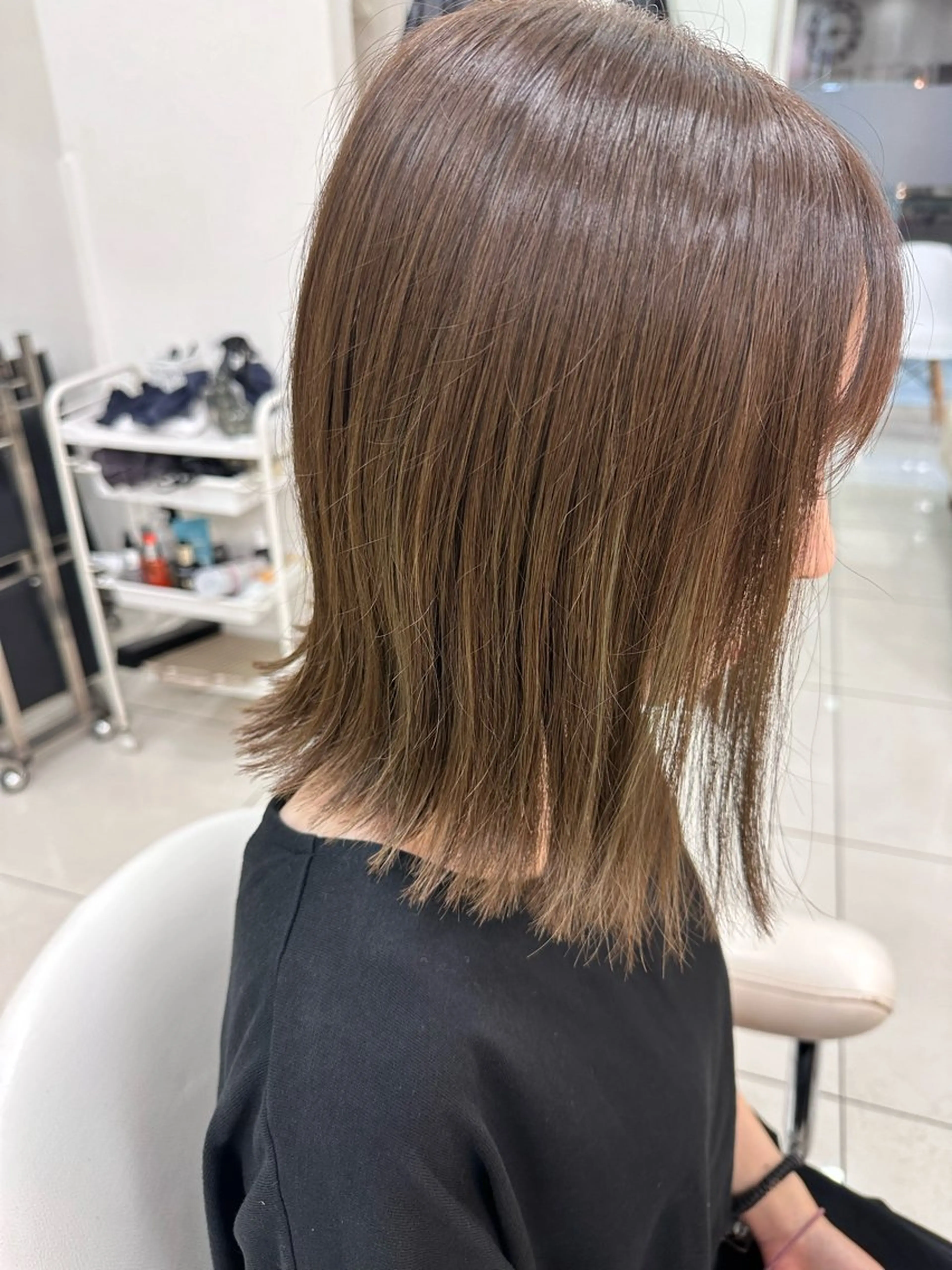 ミディアム カラー ブリーチ ブラウンカラー 透明感カラー ボブ 外ハネヘア 伊佐 愛のヘアスタイル