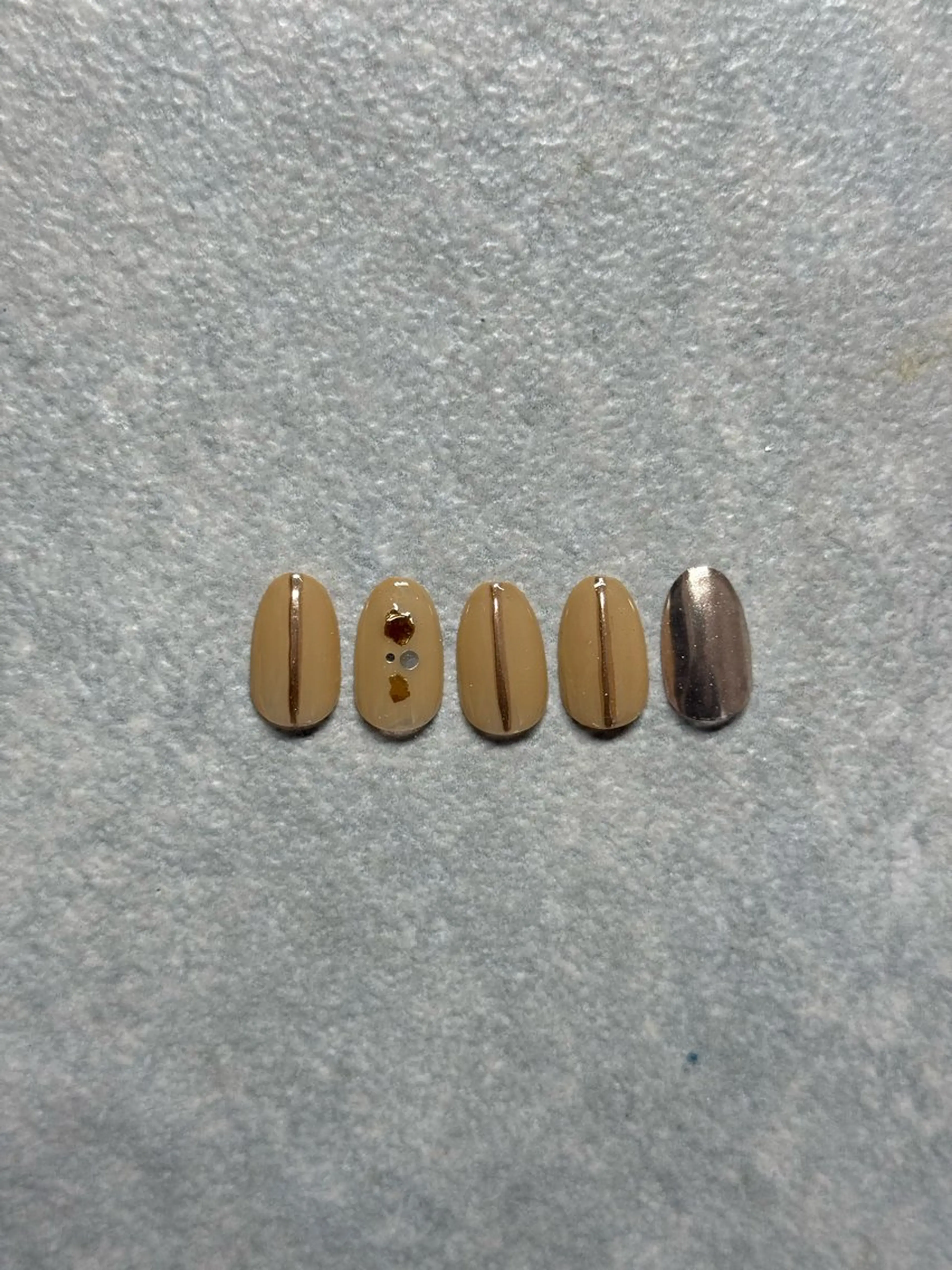 ネイル ミラーネイル ハンドネイル フットネイル kiii.__ ✴︎*のネイルデザイン