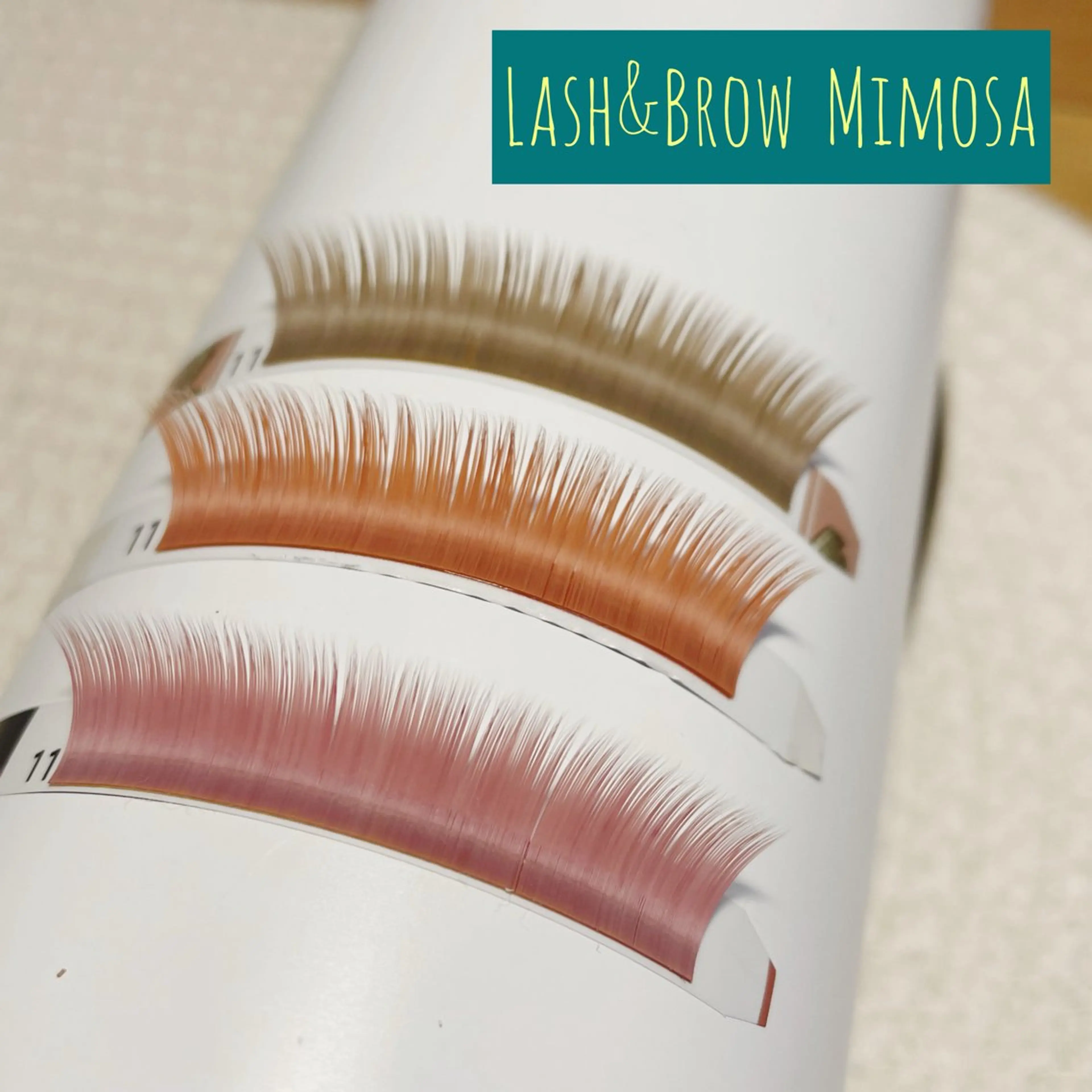 マツエク・マツパ カラーマツエク Lash&Brow Mimosaのマツエク・マツパデザイン