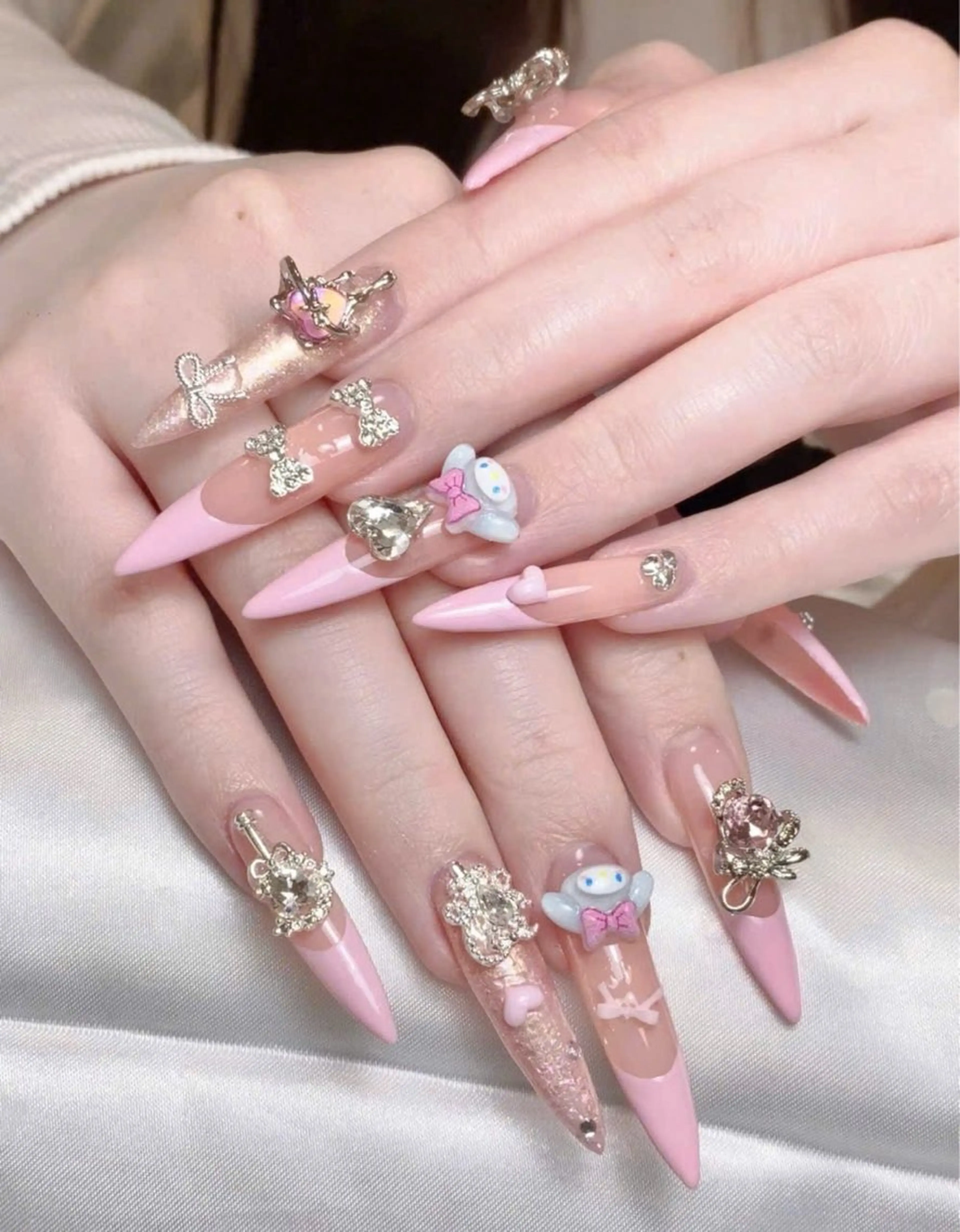 ネイル アートネイル ボルドー フレンチネイル ジェルネイル 氷ネイル・うるうるネイル ハンドネイル Julie Nailsのネイルデザイン