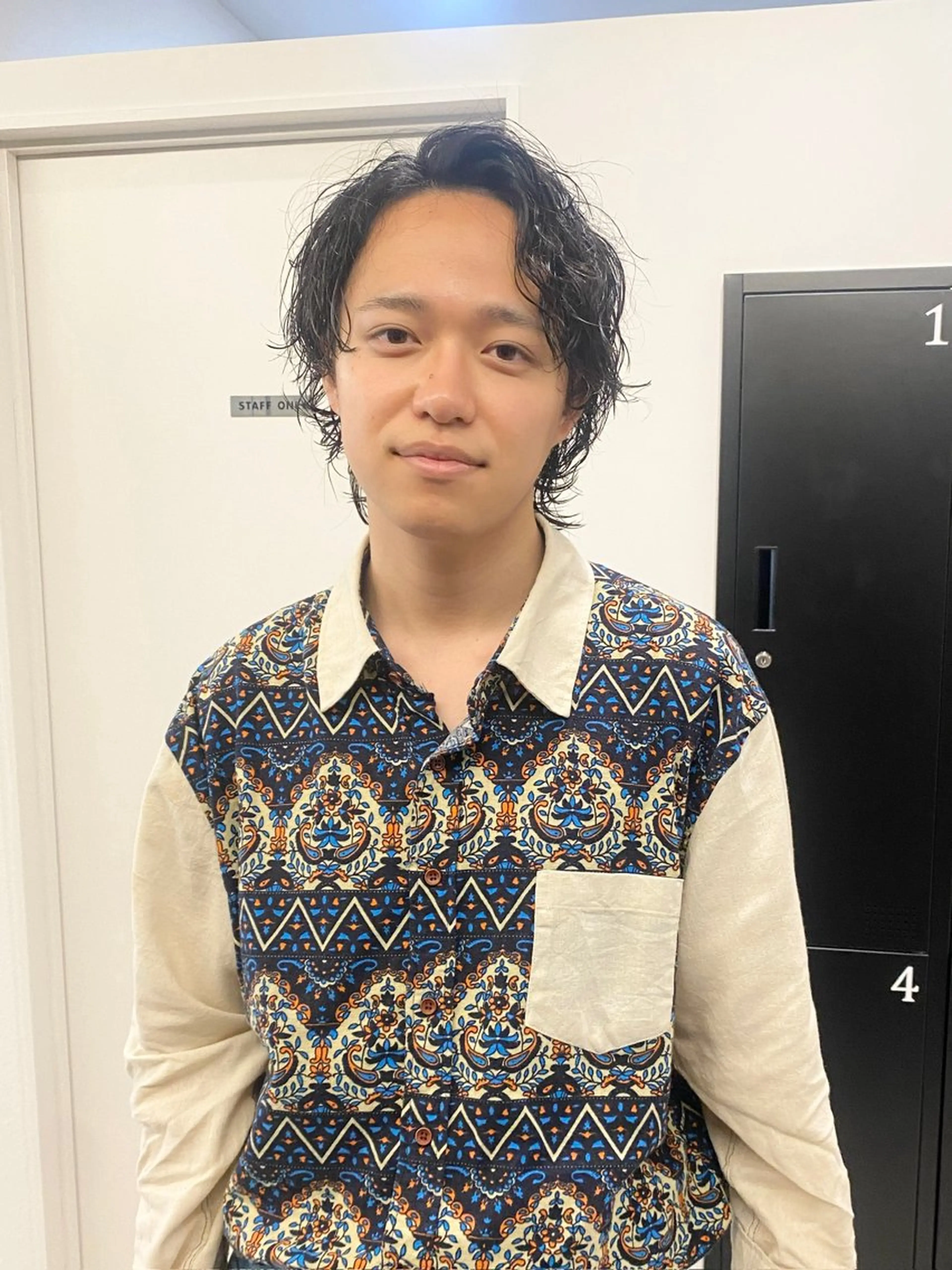 ミディアム パーマ メンズ ミディアムパーマ メンズパーマ ツイストスパイラルパーマ メンズウルフカット ウルフカット ボブ/髪質改善/ レイヤー/池澤慎人のヘアスタイル