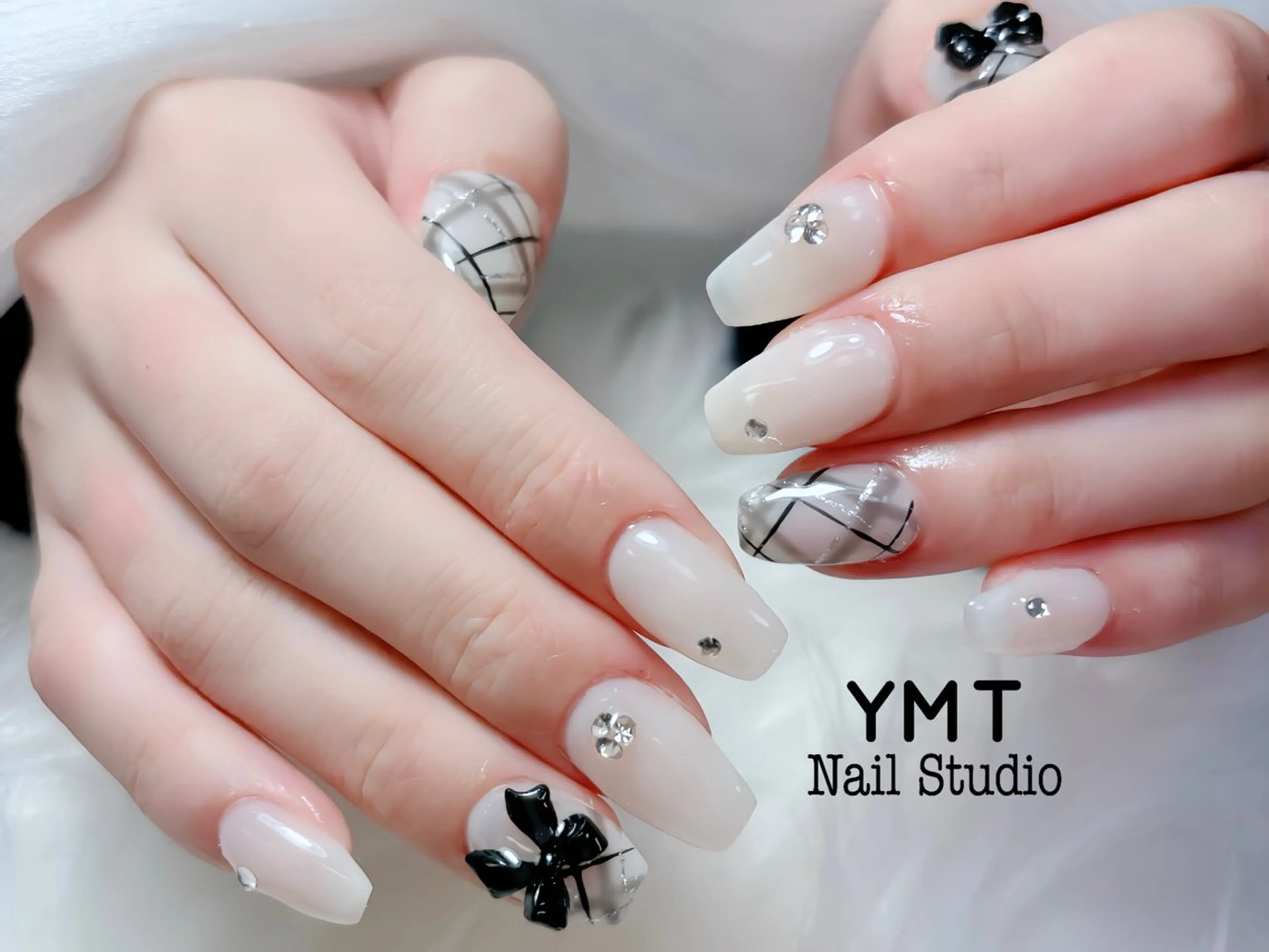 ネイル 長さ出し フットネイル ジェルネイル 韓国ネイル マグネットネイル ハンドネイル YMT NailStudioのネイルデザイン