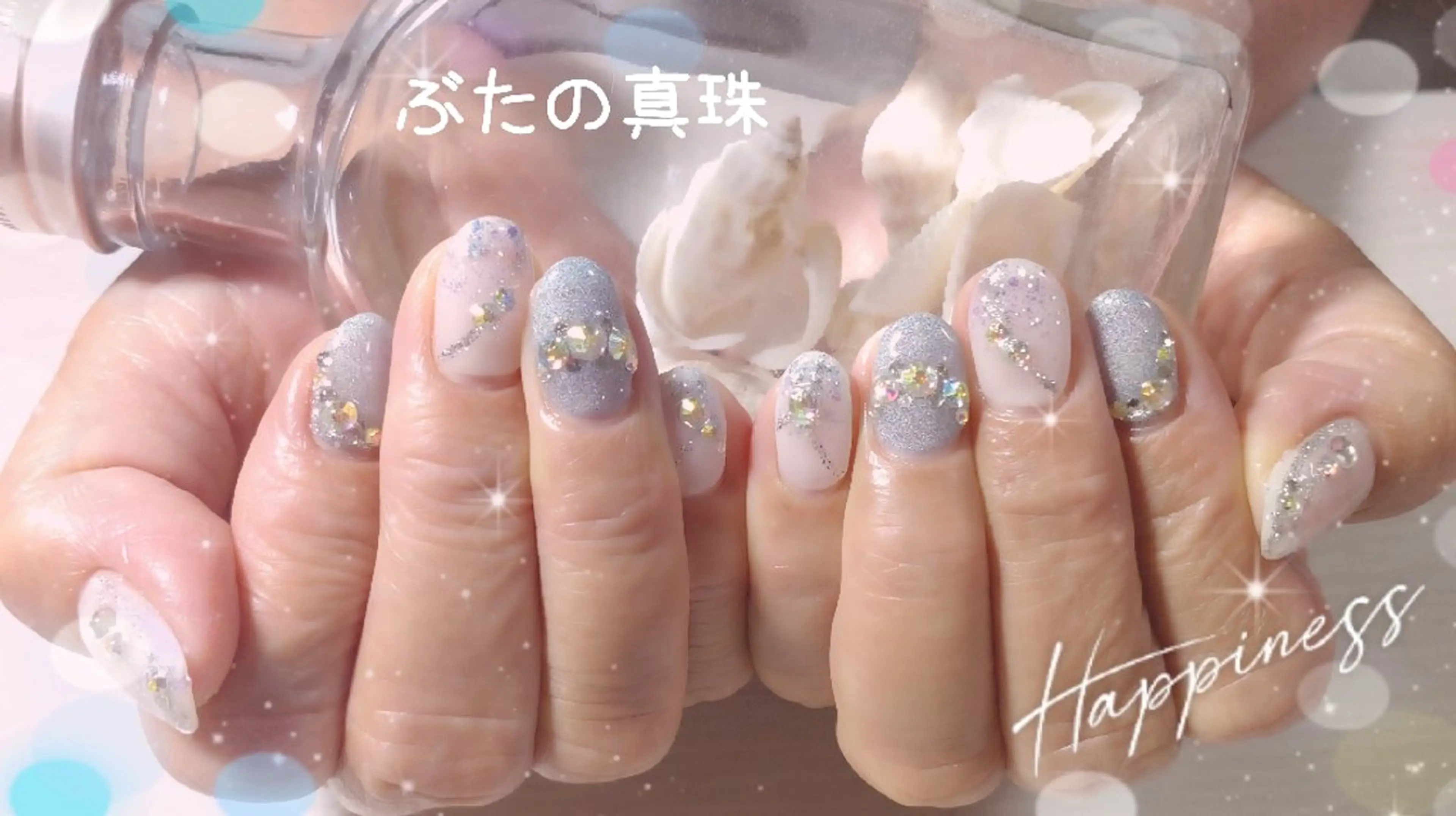 ネイル ブルー キラキラネイル ホワイト ハンドネイル 林 珠里のネイルデザイン