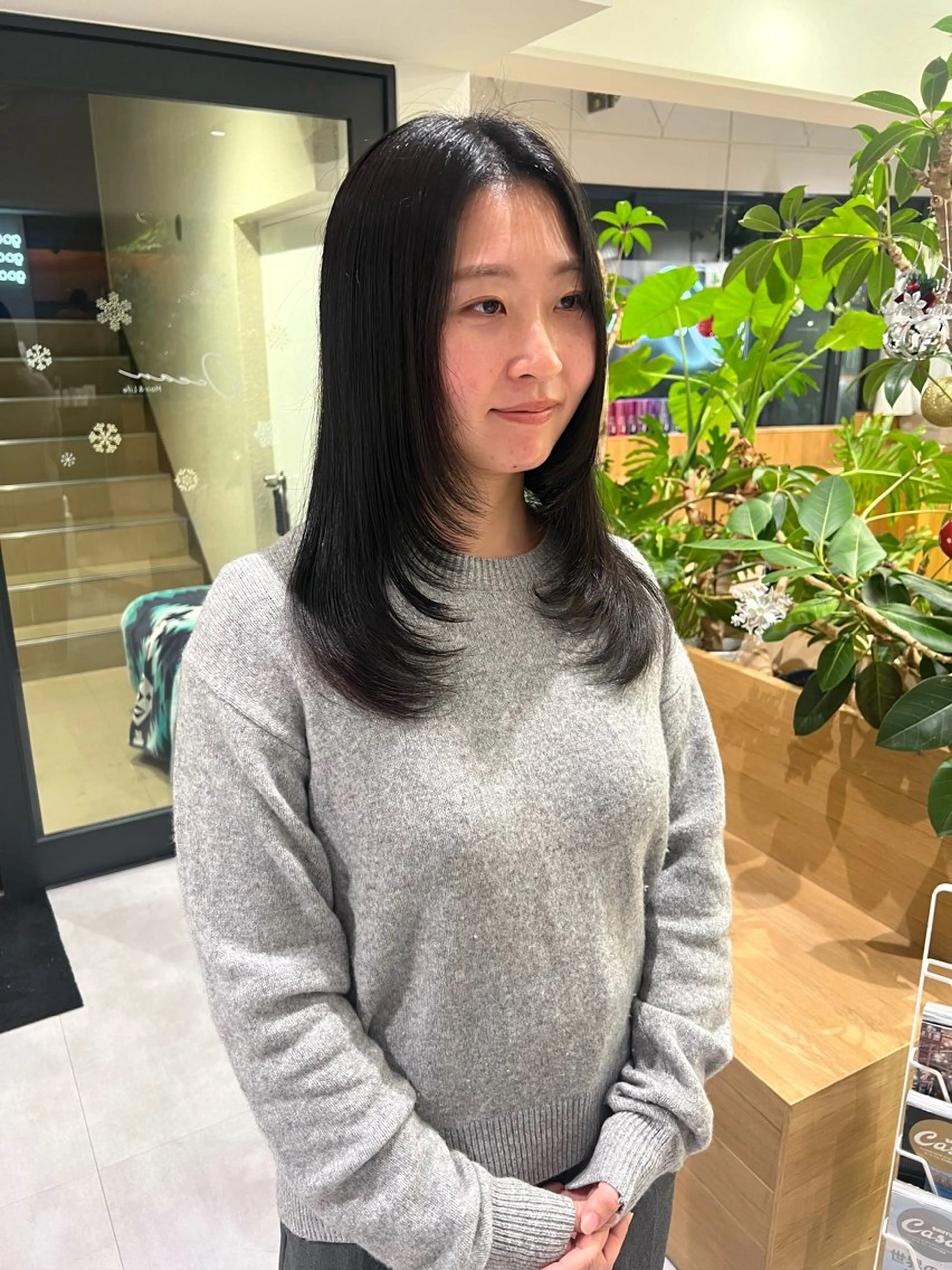 ミディアム カット ヘアカラー トリートメント 艶ベージュ/オリーブ カラー🫒airiのヘアスタイル