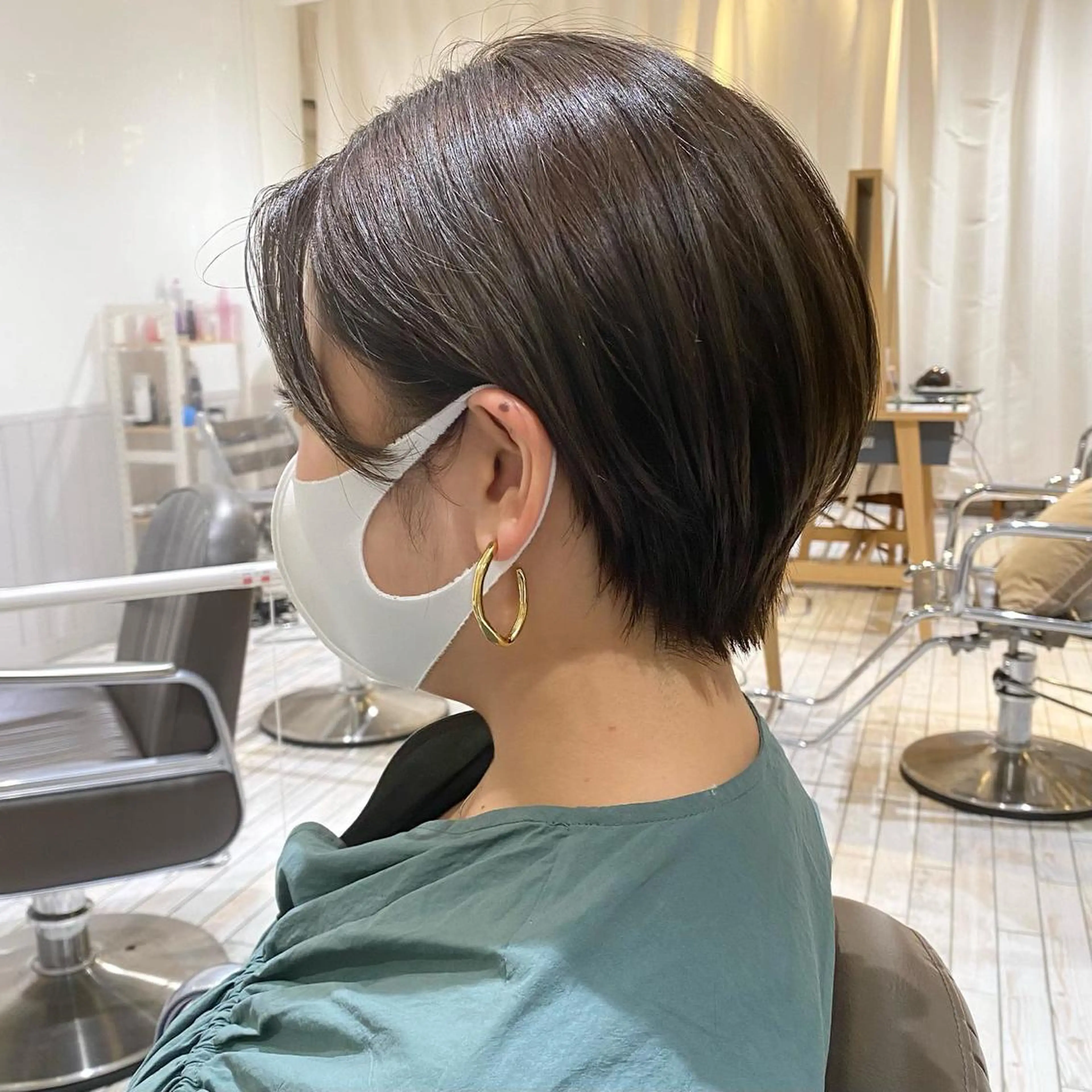 ショート カラー 丸みショート アッシュ アッシュブラウン ブラウンカラー ショートヘア 神奈川大学最寄り白楽 三本松巧のヘアスタイル