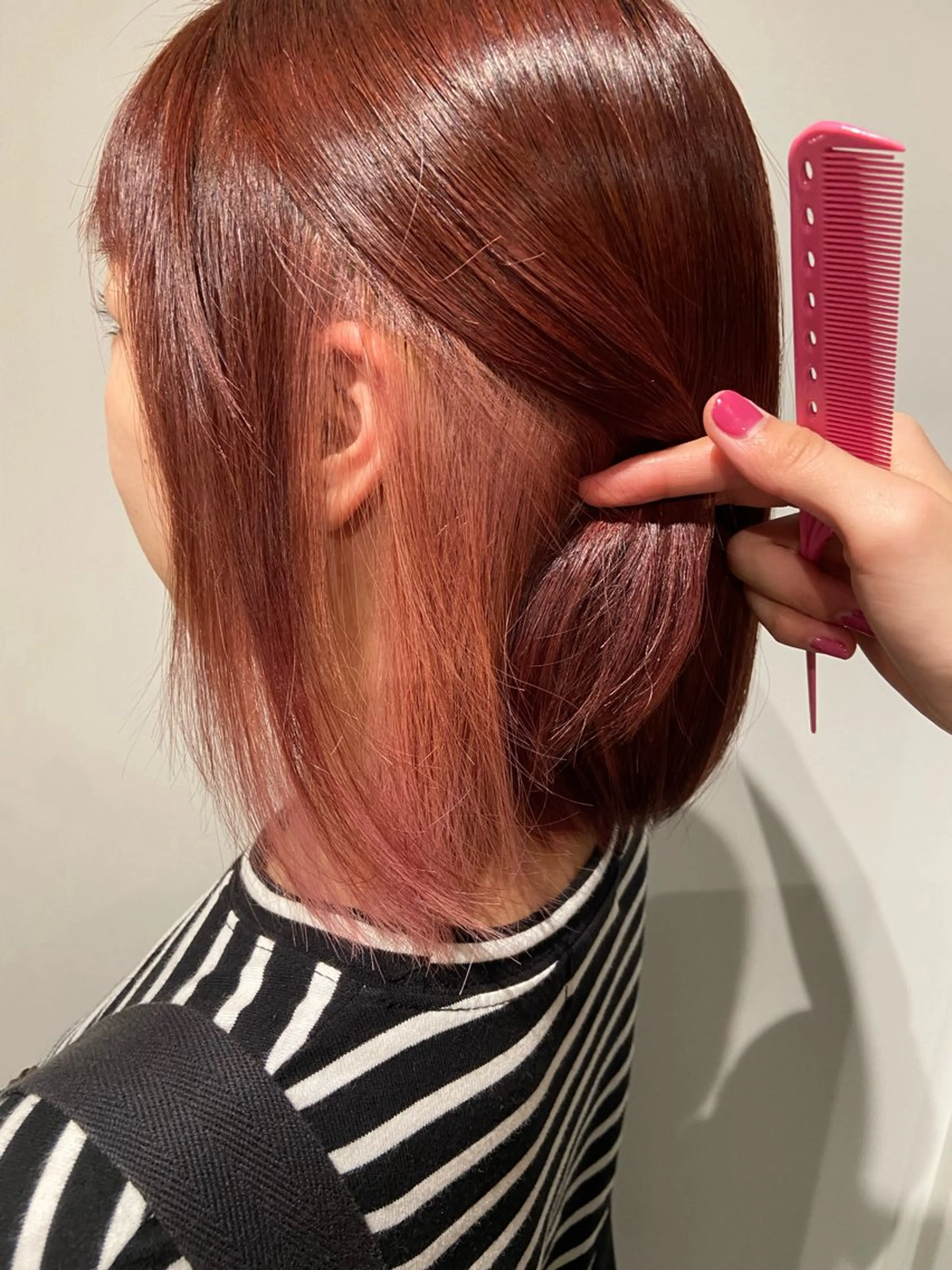 ミディアム カラー ブラウンカラー インナーカラー ピンクカラー ピンクブラウン ヘアカラー 🎀安藤 綾伽のヘアスタイル