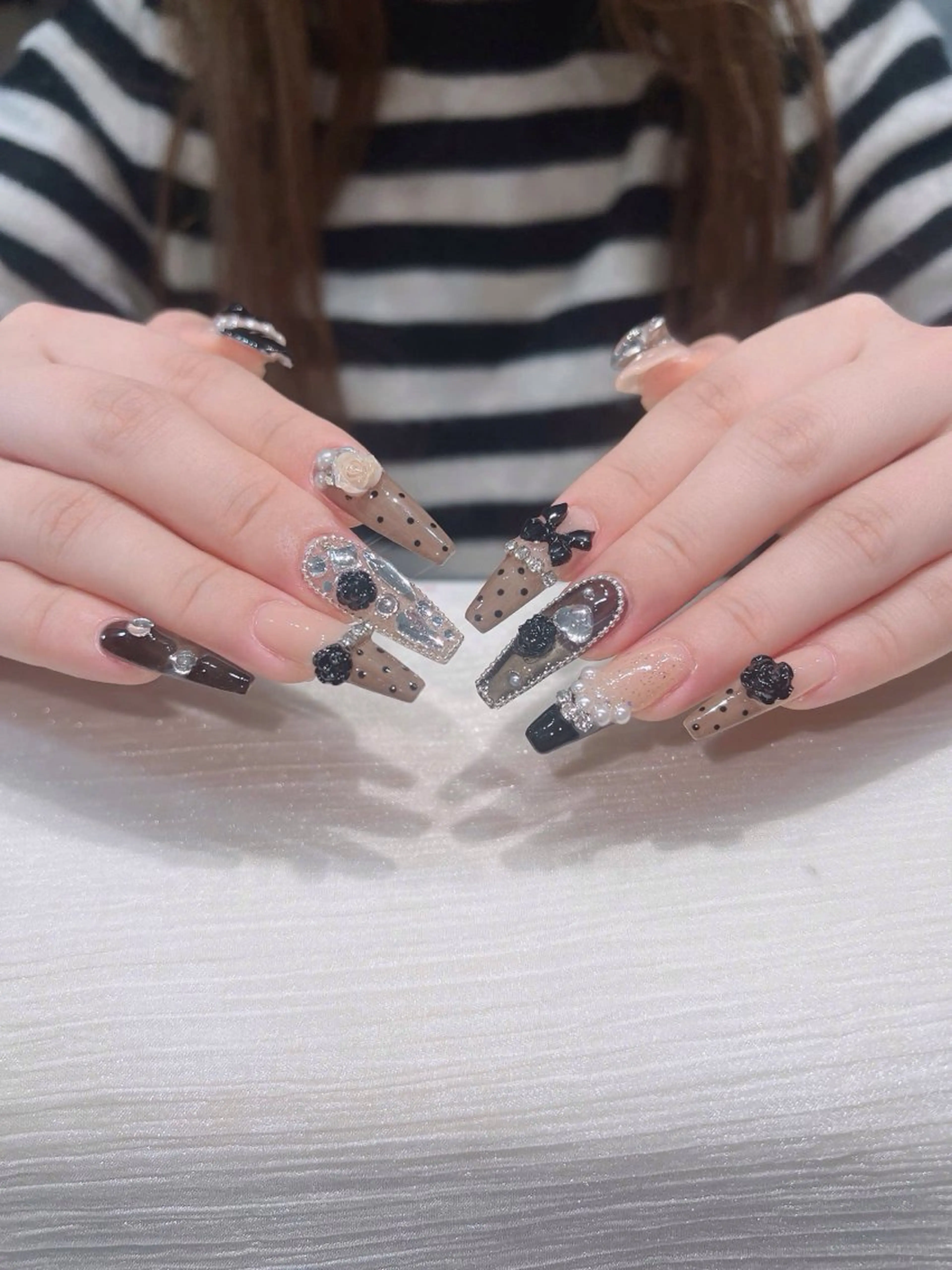 ネイル オーロラネイル ボルドー ブラウン 氷ネイル・うるうるネイル キラキラネイル ハンドネイル Sora  Nail 長さ出し専門店のネイルデザイン