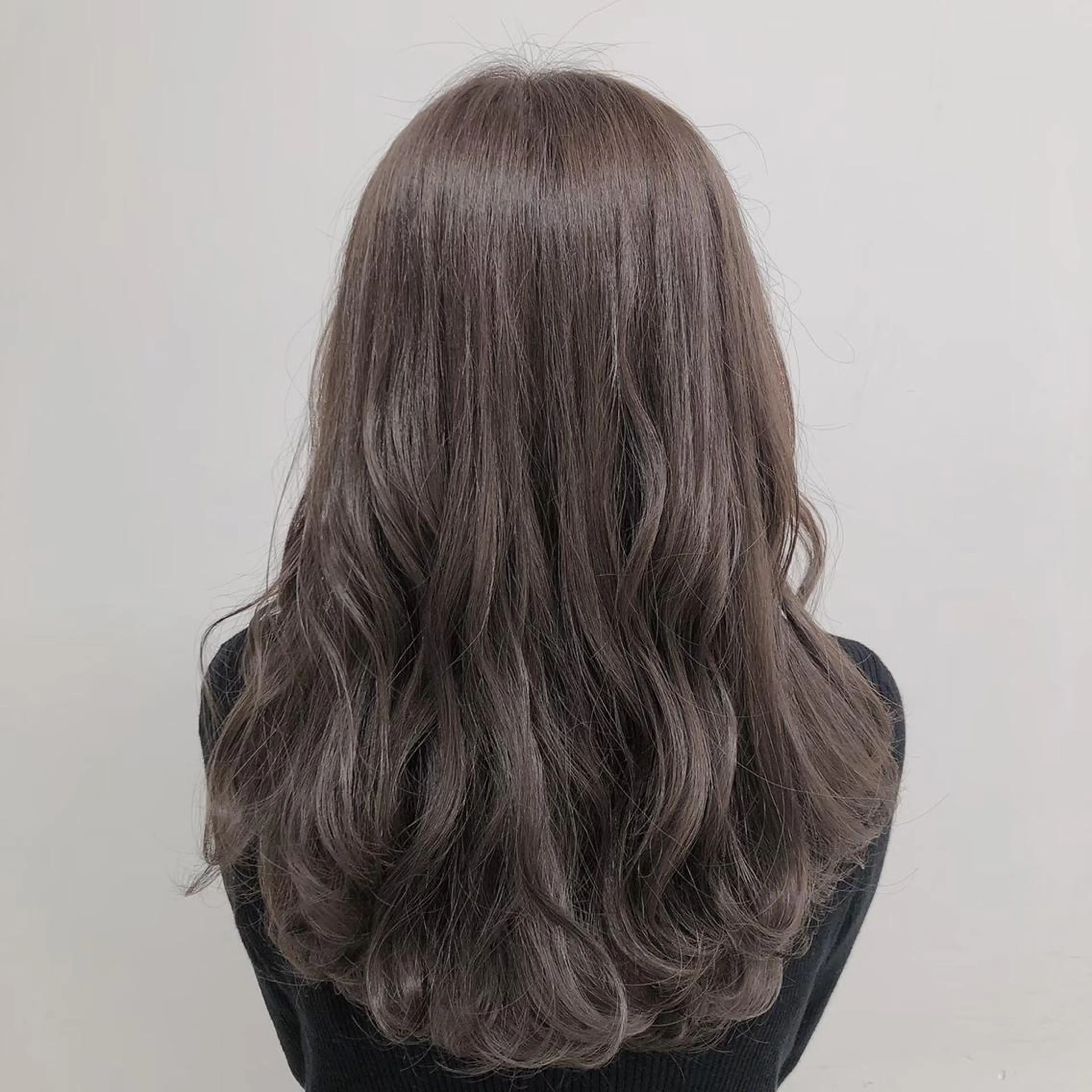 セミロング ヘアカラー ブリーチ✖️ 縮毛LANDのヘアスタイル