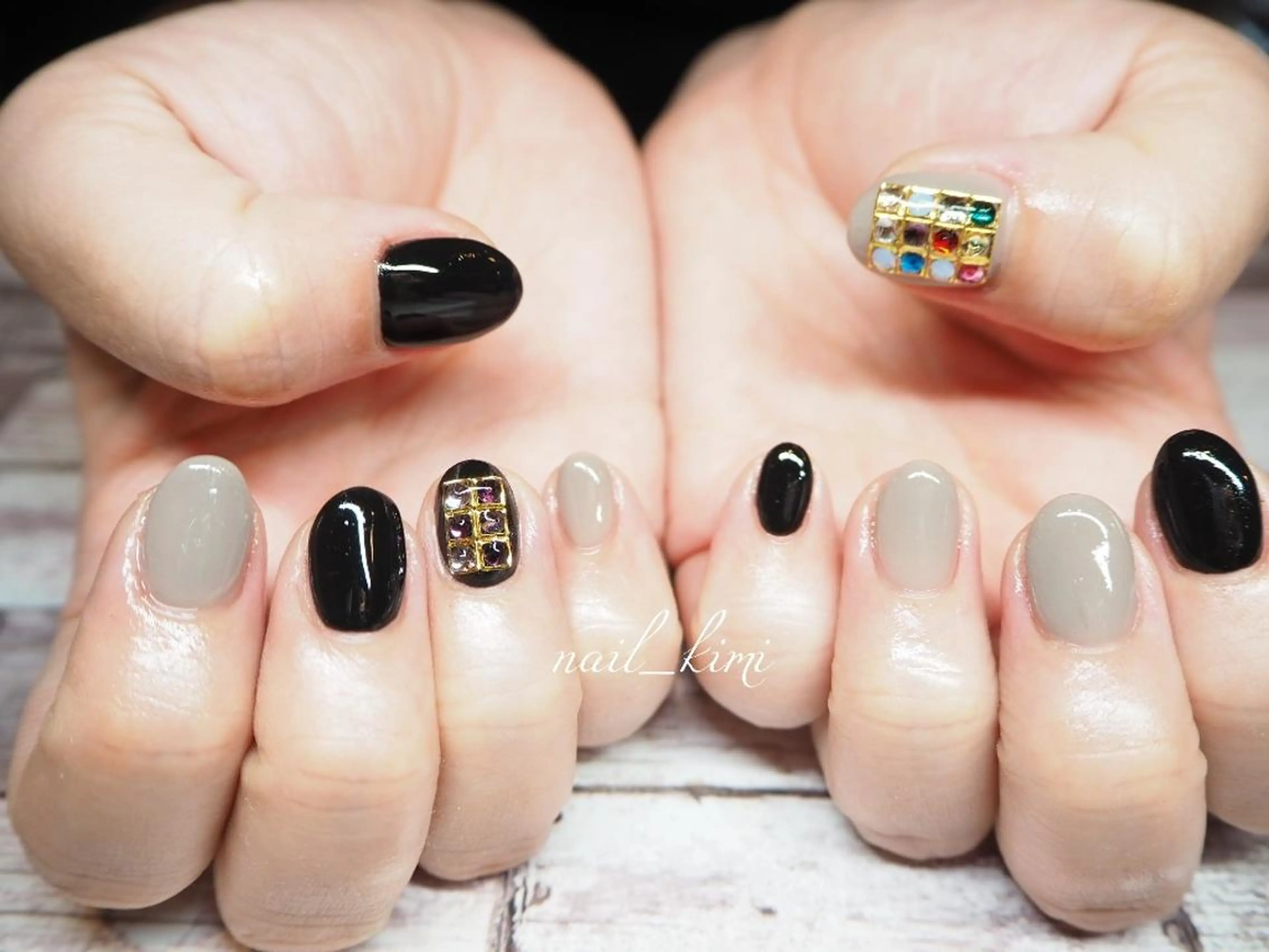 ネイル ワンカラーネイル ストーンネイル ConneQt所属・ETHOSENSE. kimikaのネイルデザイン