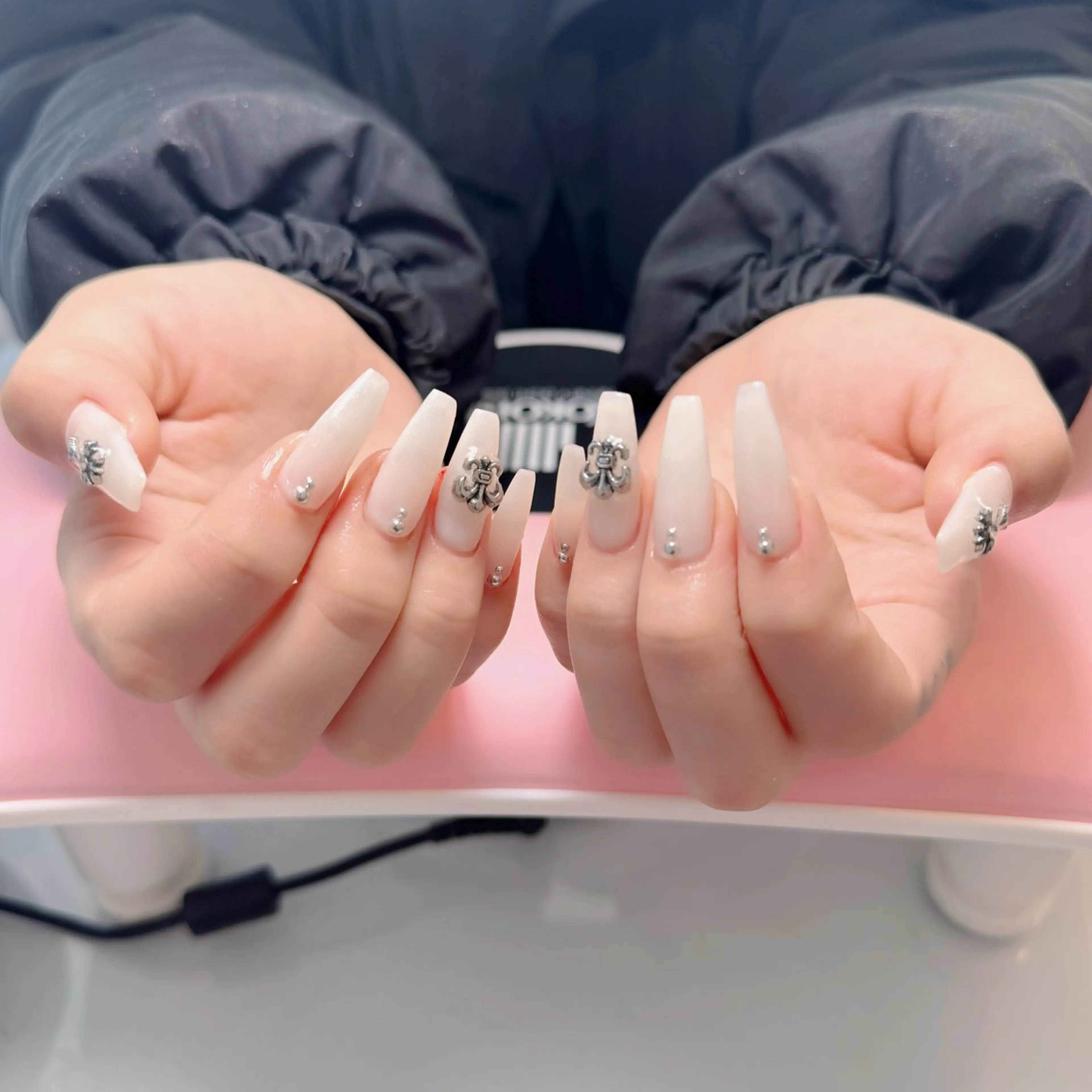 ネイル チークネイル フレンチネイル グラデーション 韓国ネイル マグネットネイル Hana Nailのネイルデザイン