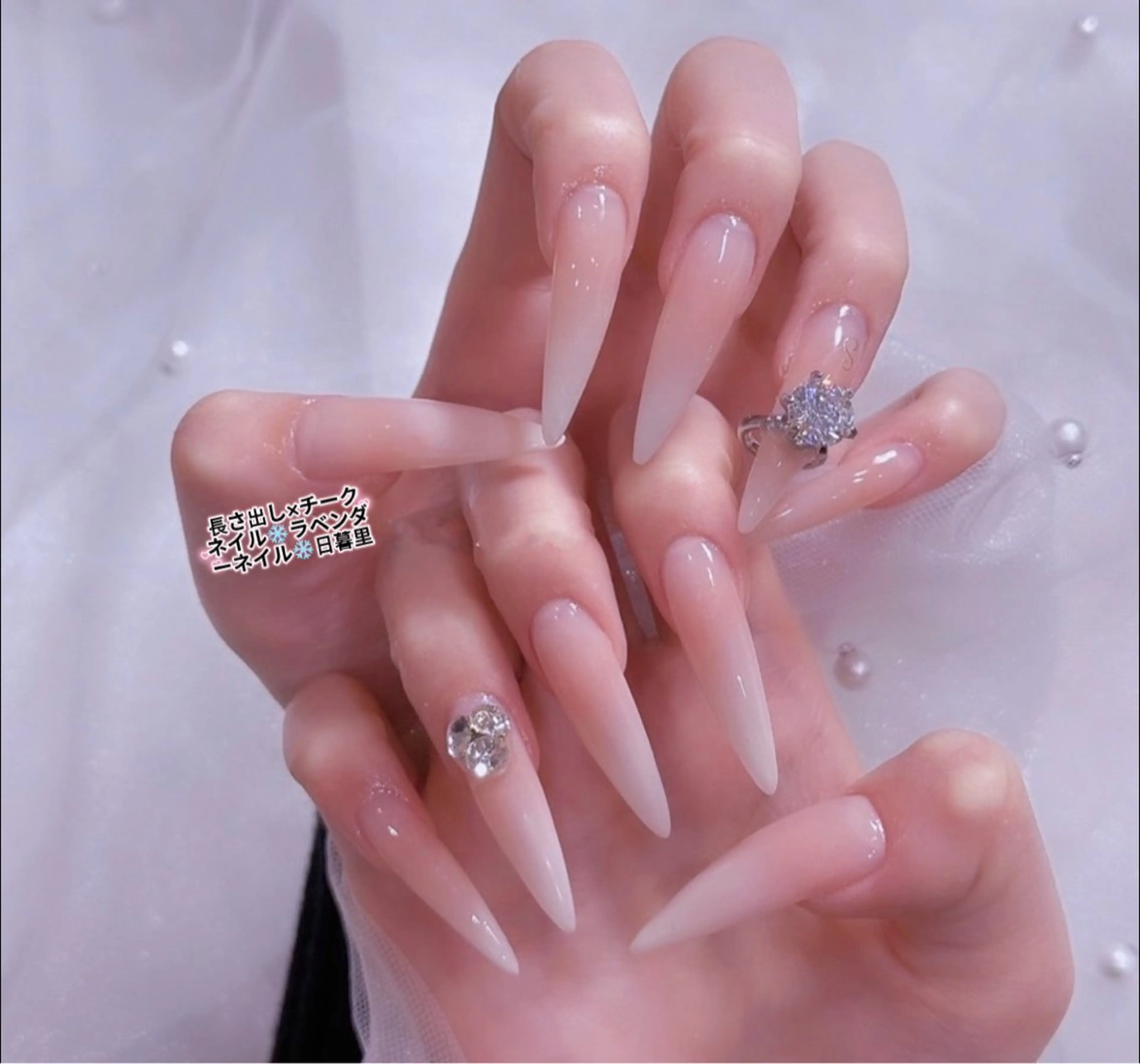 Hand 💅ワンホンチークネイル💅￥6,180 （ストーンパーツ別料金🙋‍♀️ソフトジェルオフ無料）の写真
