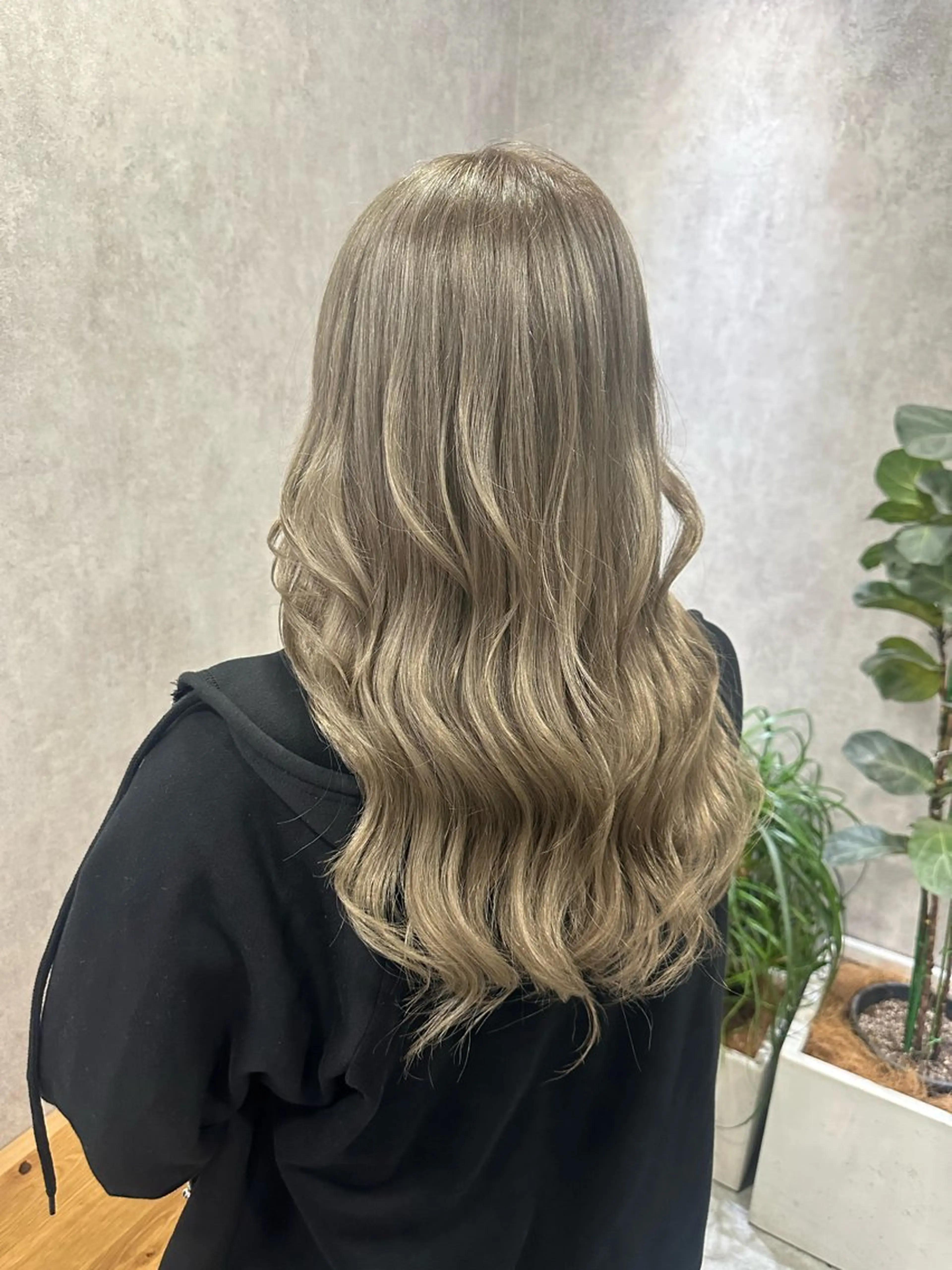 セミロング ヘアカラー MOURI CHISATOのヘアスタイル