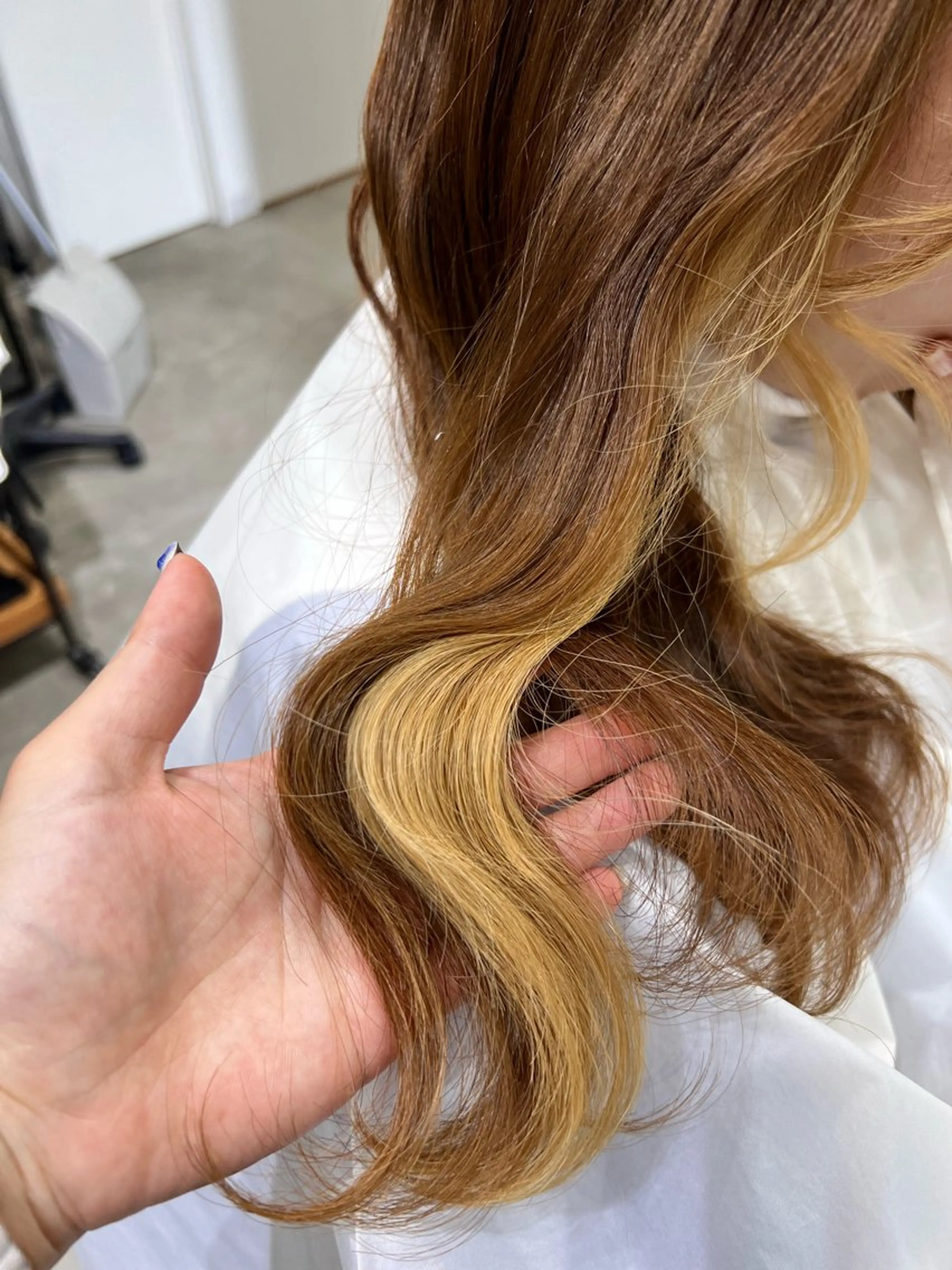 セミロング anB ハルカのヘアスタイル