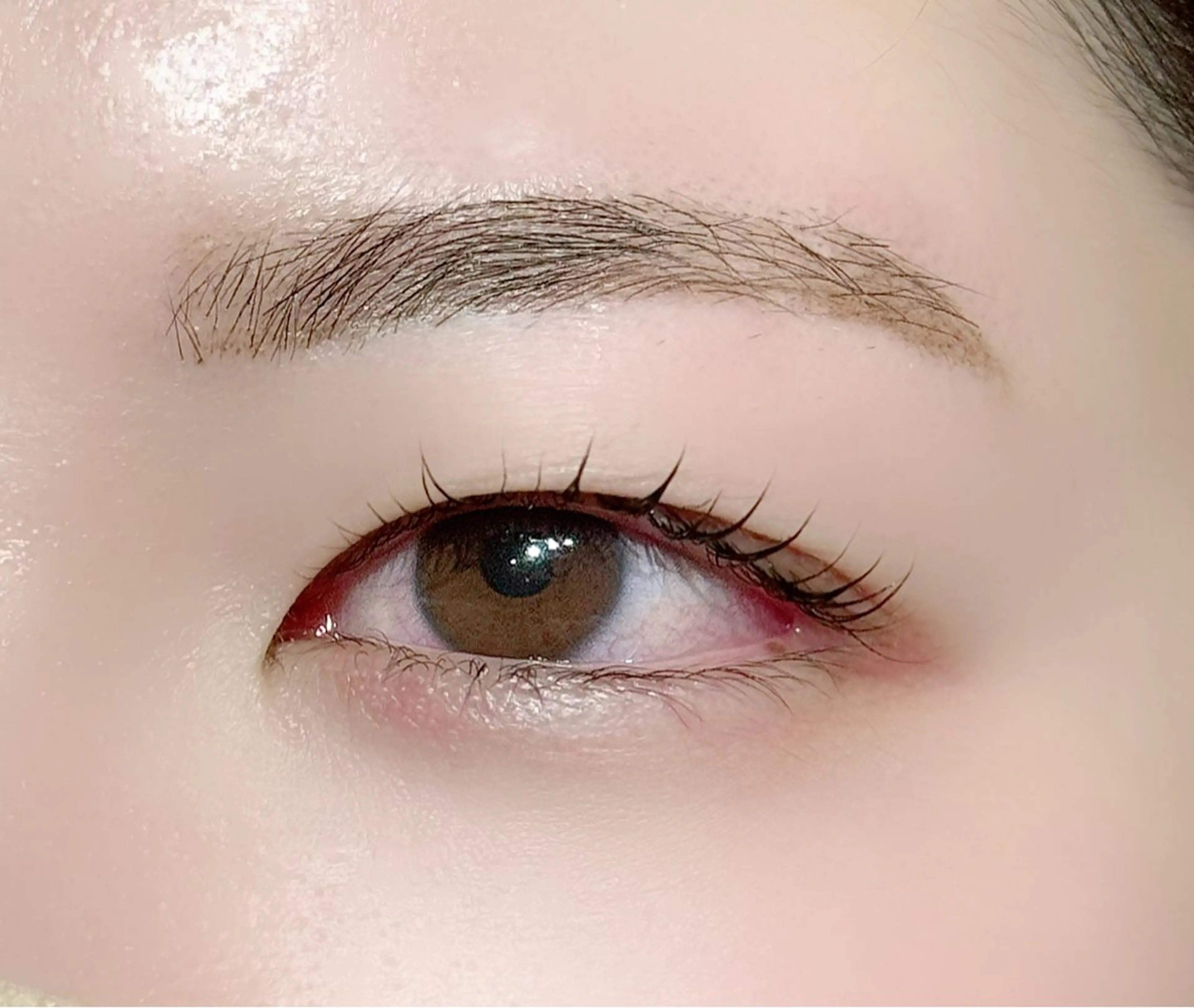 アイブロウ 眉毛ワックス脱毛 藤川 瑛梨奈のマツエク・マツパデザイン