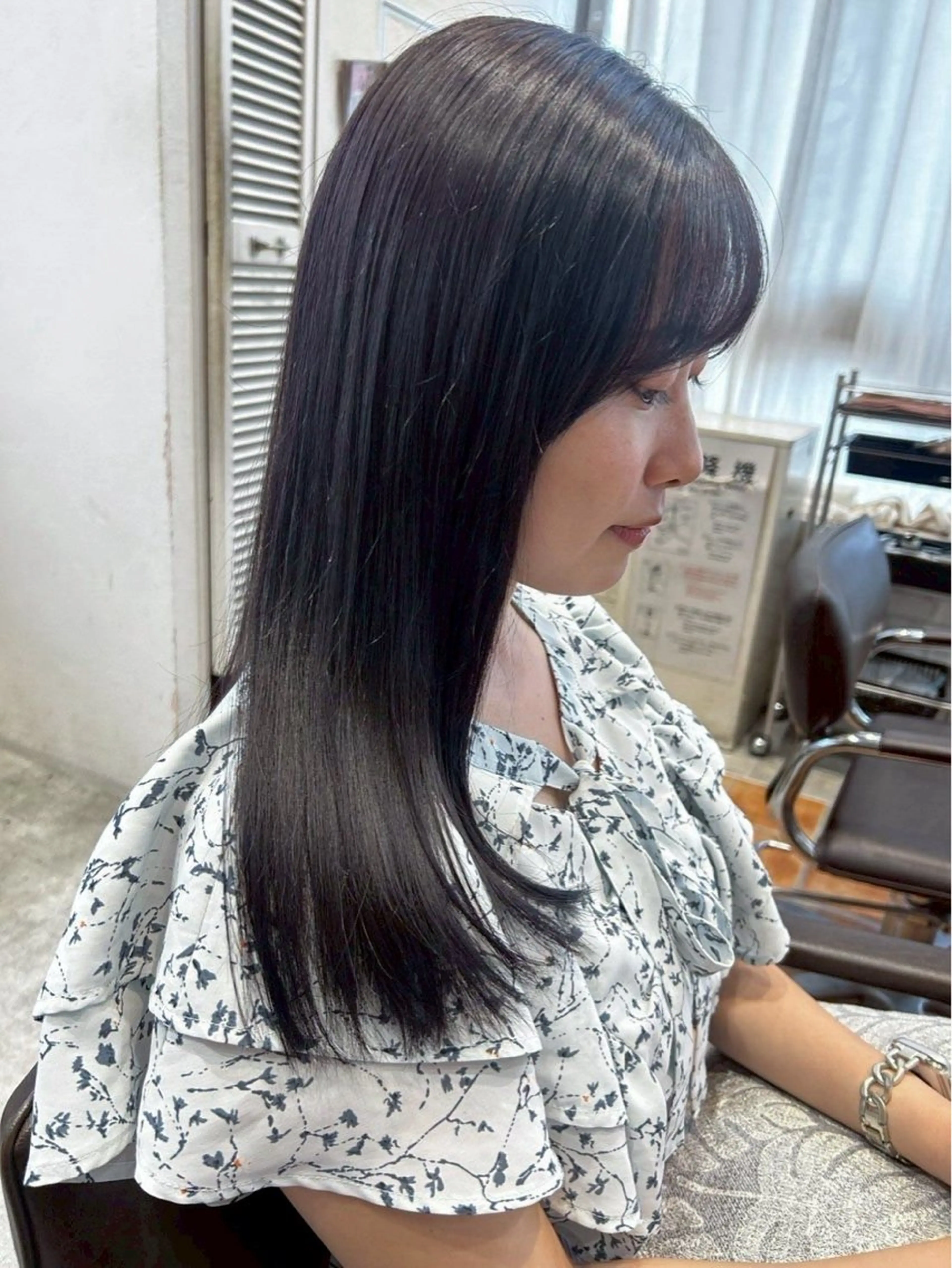 ロング ボブ 顔周りカット 髪質改善 レイヤーカット ロング カット ヘアカラー トリートメント RISE SWELL 江坂momoneのヘアスタイル