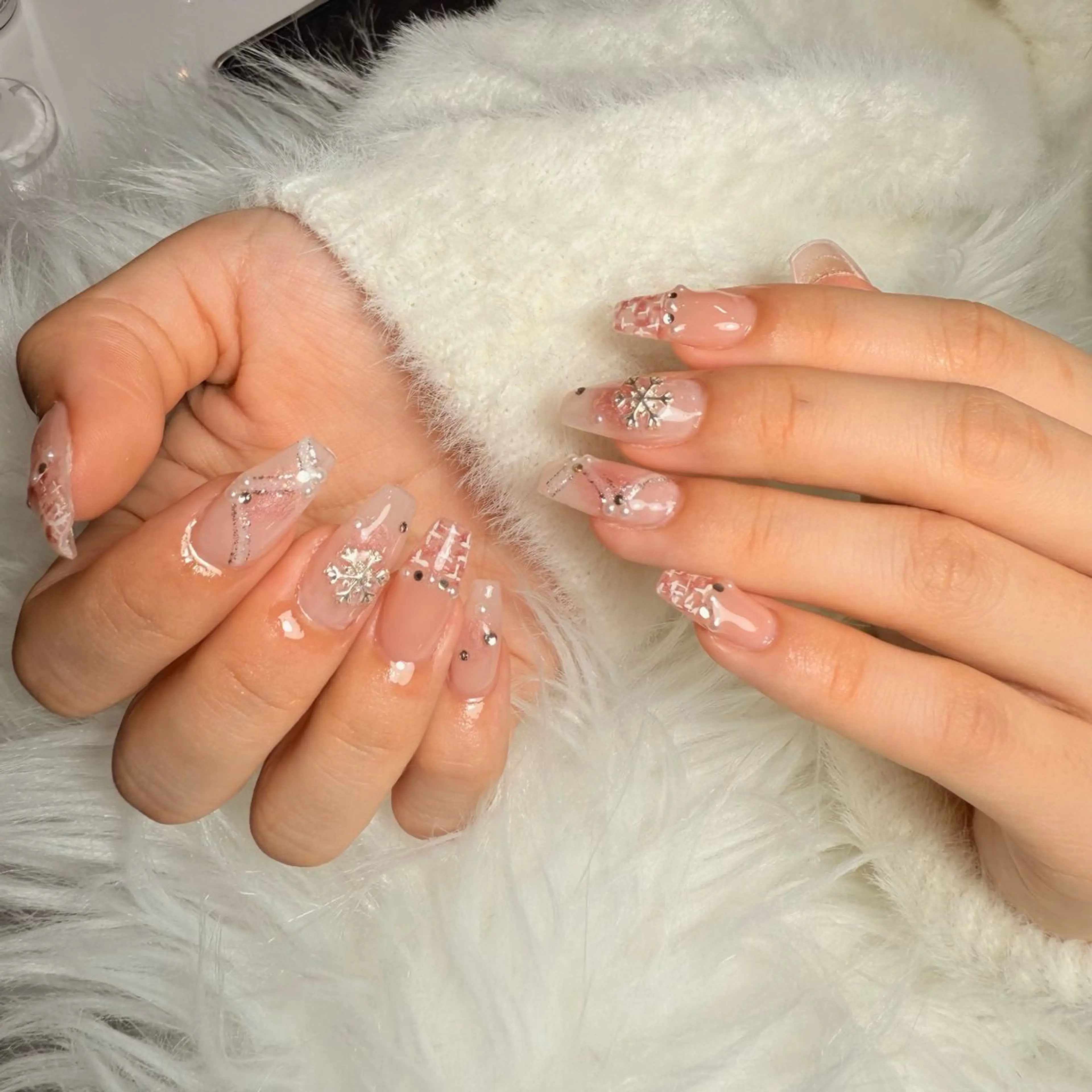 ネイル フレンチネイル キラキラネイル マグネットネイル ミラーネイル ニュアンスネイル ハンドネイル rina nailのネイルデザイン