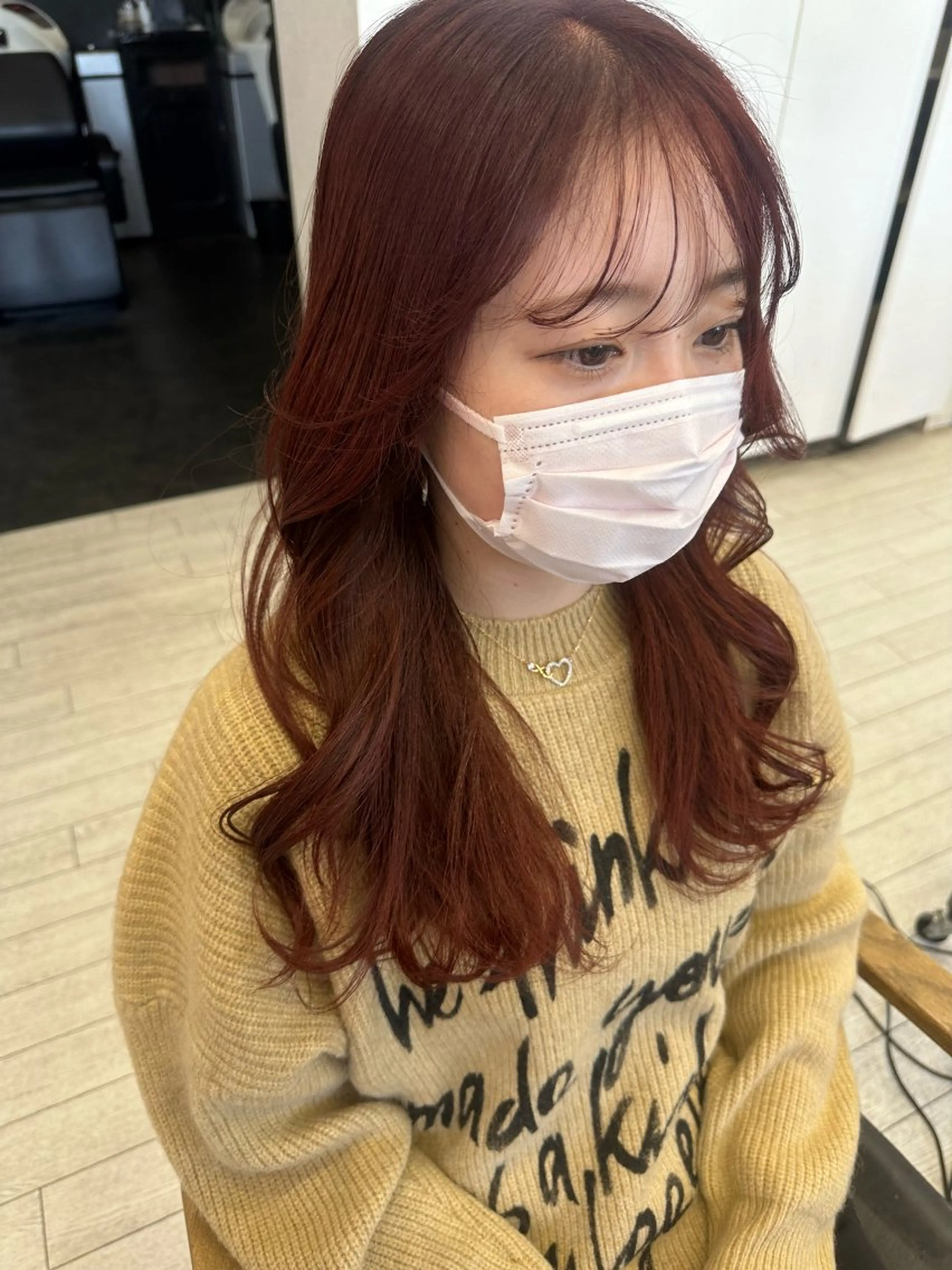 セミロング カラー レッドカラー 遠藤 愛莉のヘアスタイル