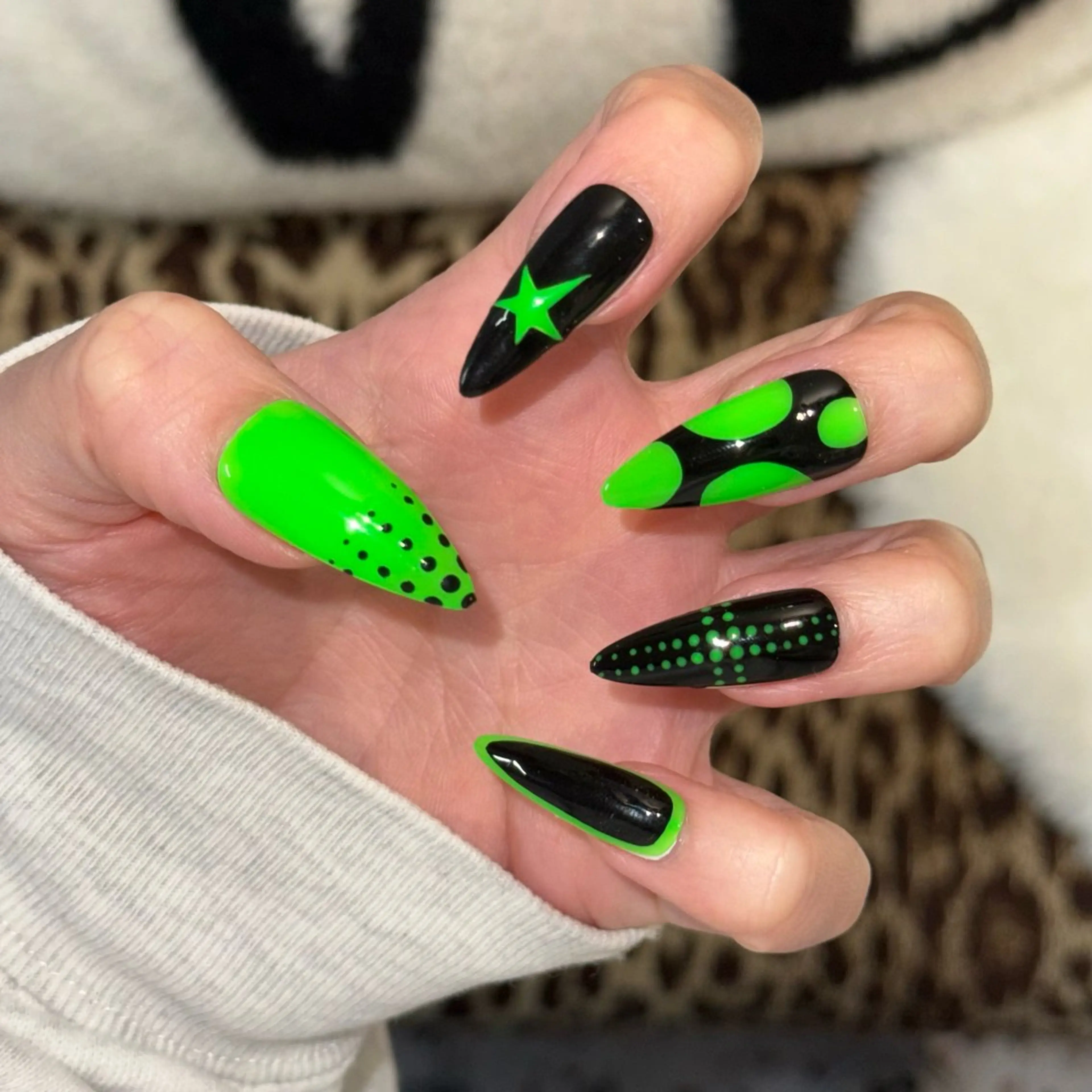 ⚡️🖤個性派ネイル💚⚡️オフ込み120分の写真