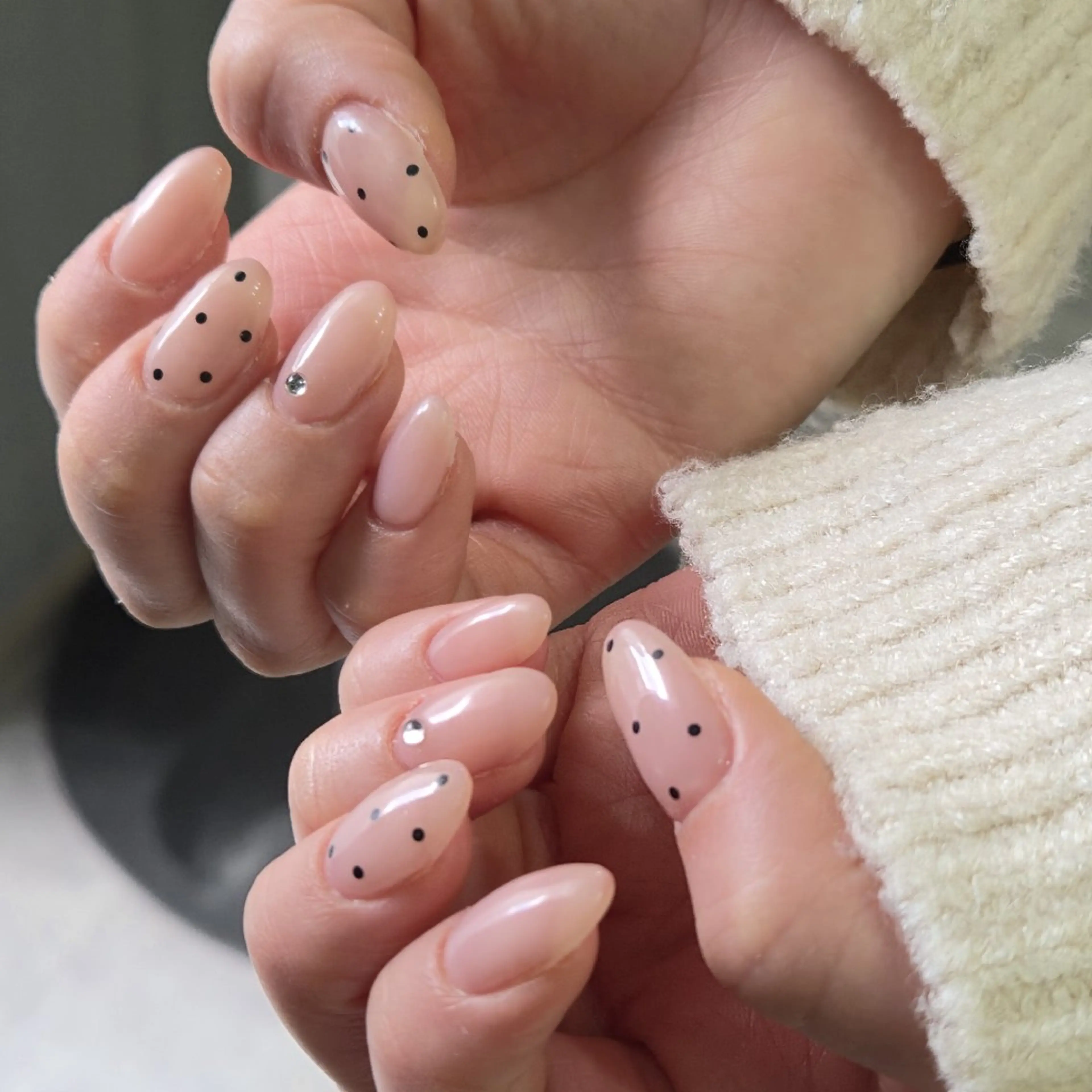 ネイル ドット シンプルネイル ハンドネイル フットネイル MINAMI /個性派ニュアンス★のネイルデザイン