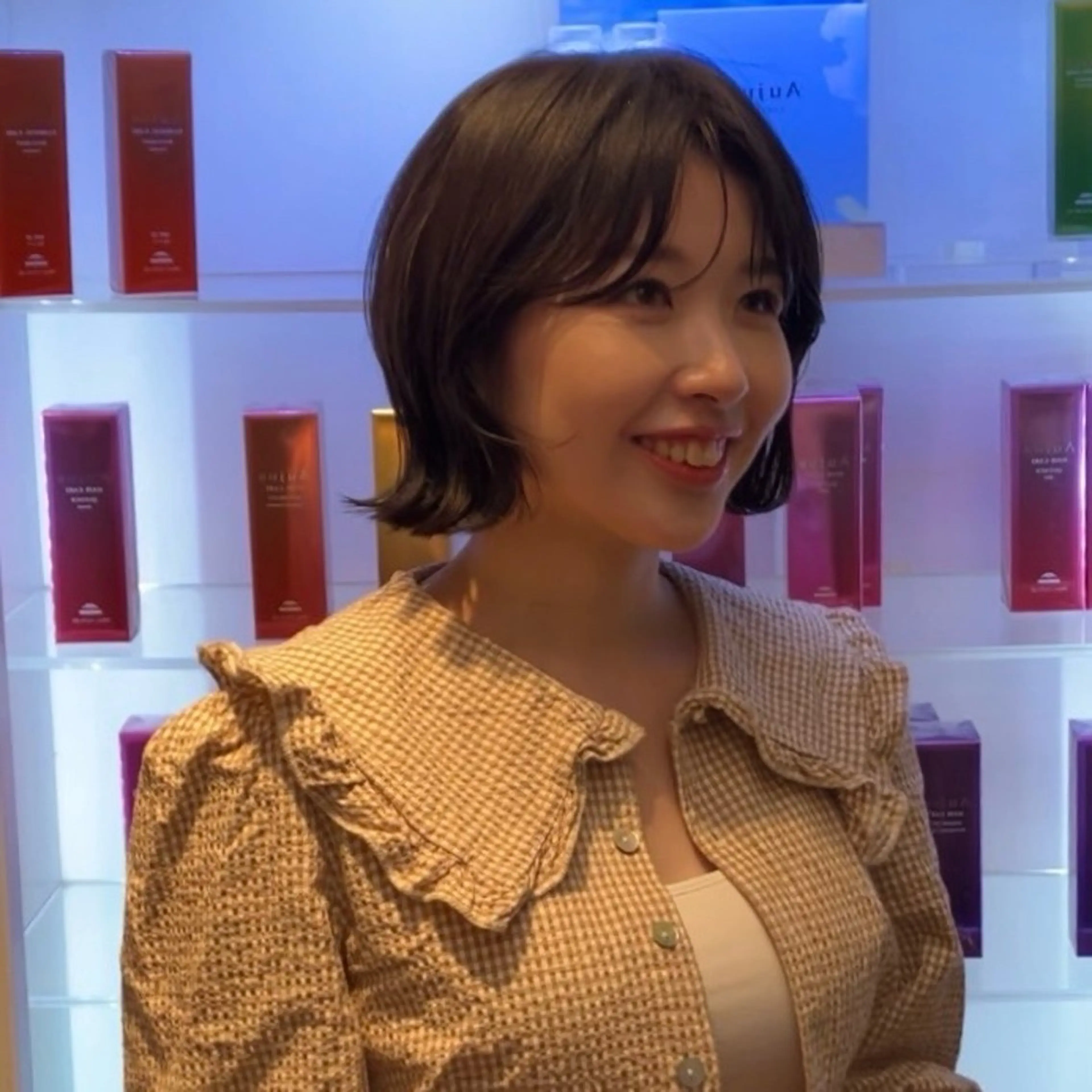 ミディアム カット ⭐️韓国ブリーチ 顔周りカット⭐️のヘアスタイル