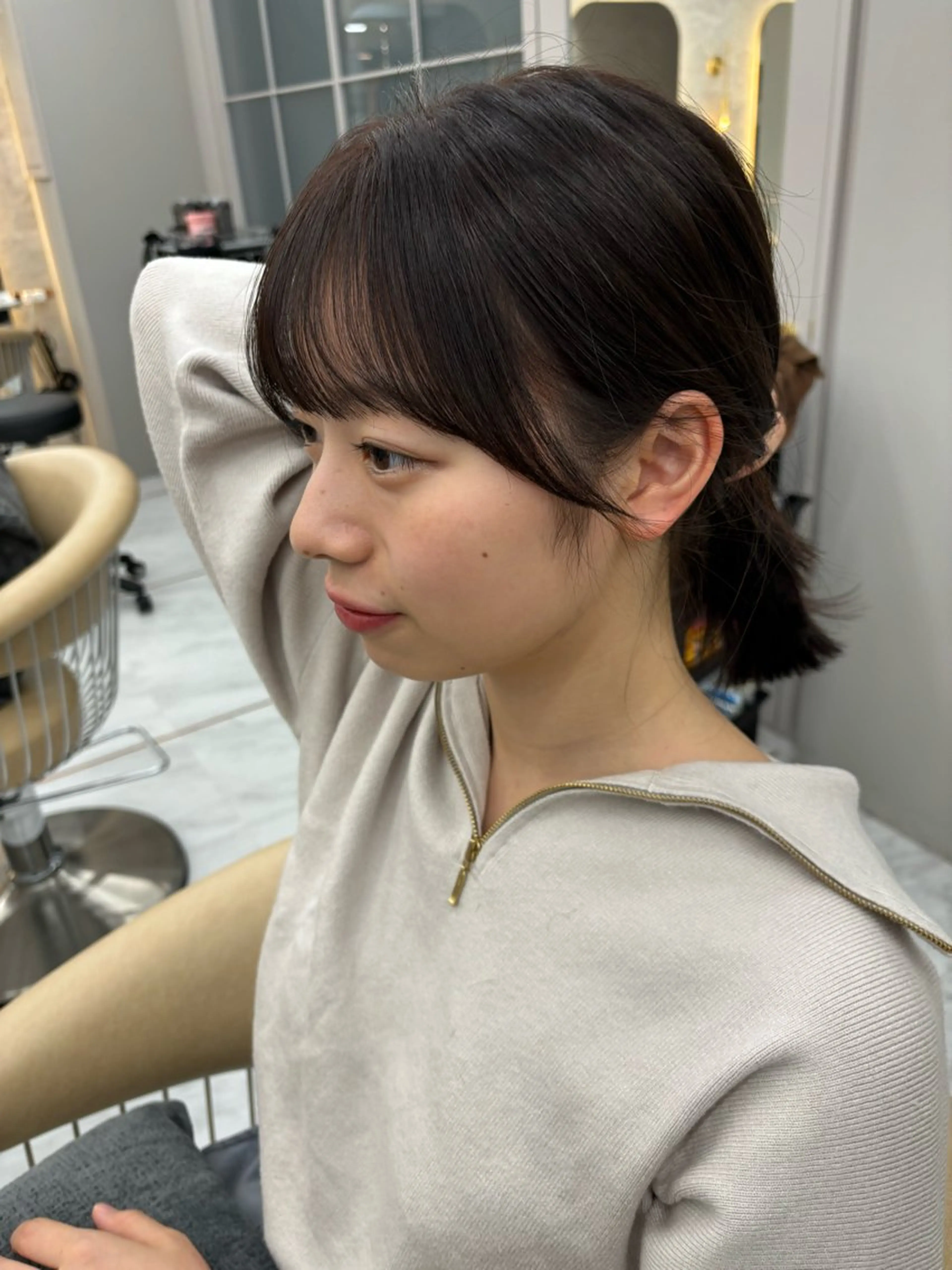 ❣️似合わせ❣️顔まわりカット+透明感カラー+ 高保湿トリートメントの写真