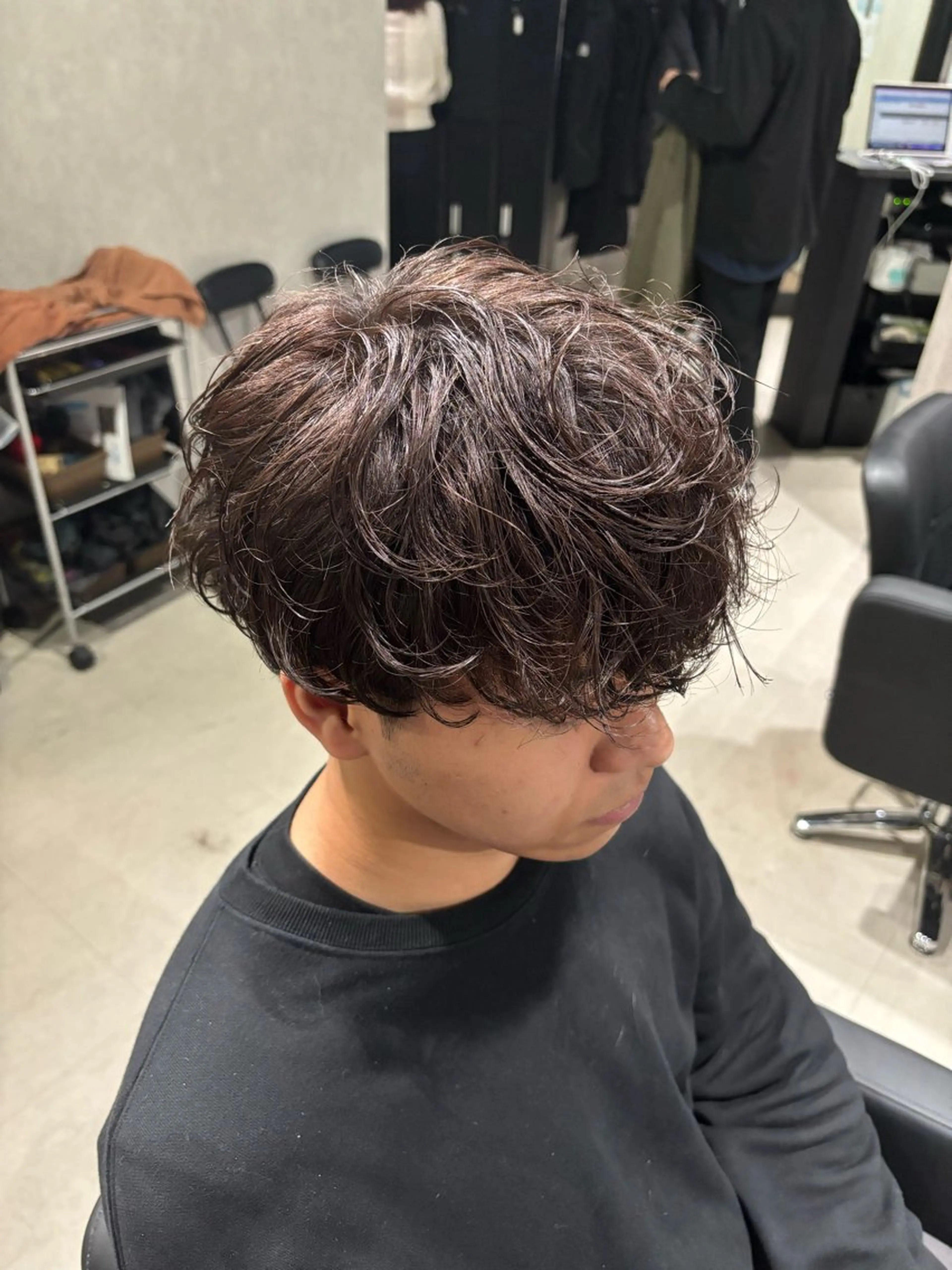 カラー パーマ メンズ マッシュ メンズパーマ アッシュ アッシュブラウン ブラウンカラー _WHITE / KENTOのヘアスタイル