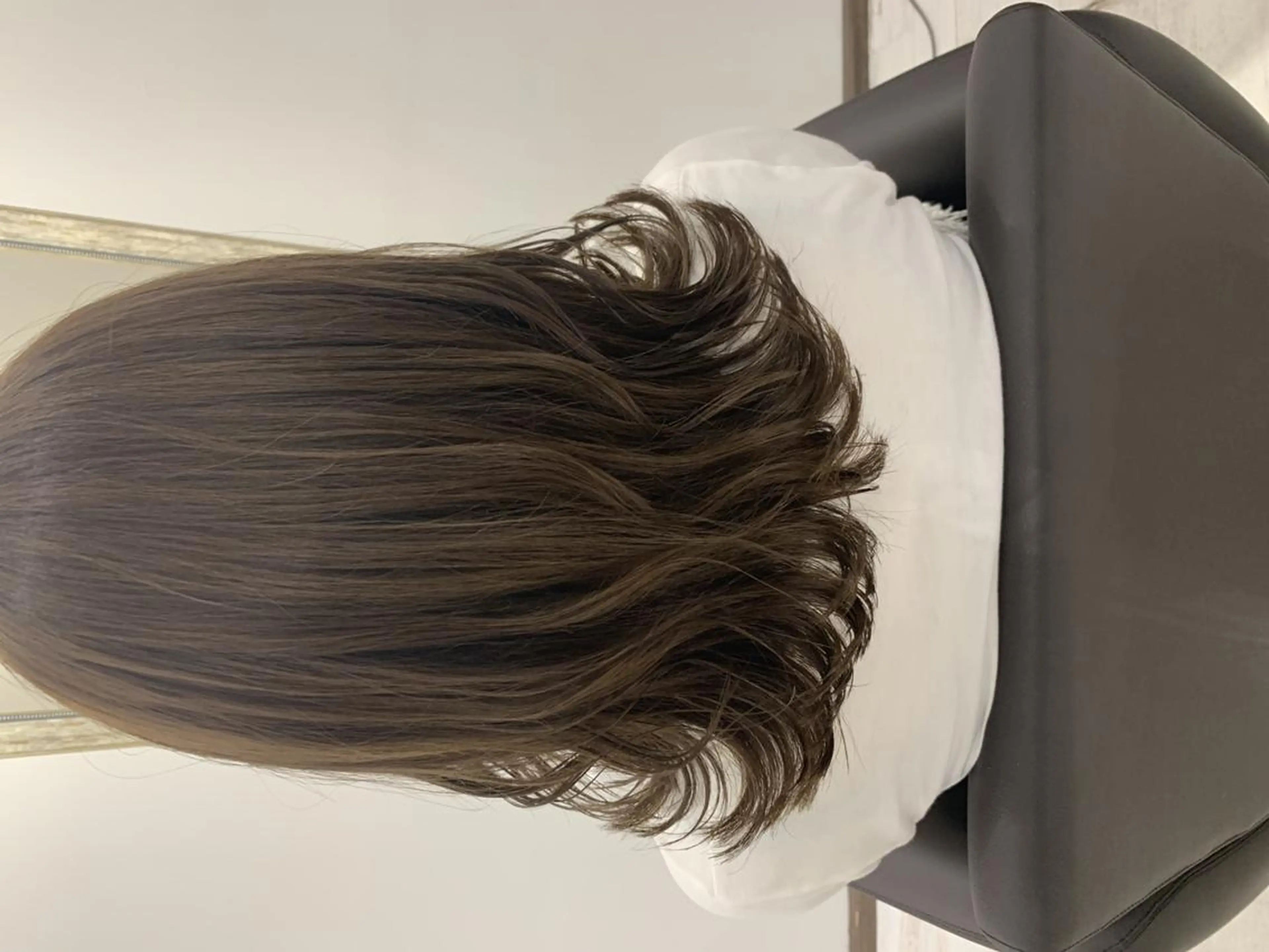 セミロング カラー 瀬尾 由希菜のヘアスタイル