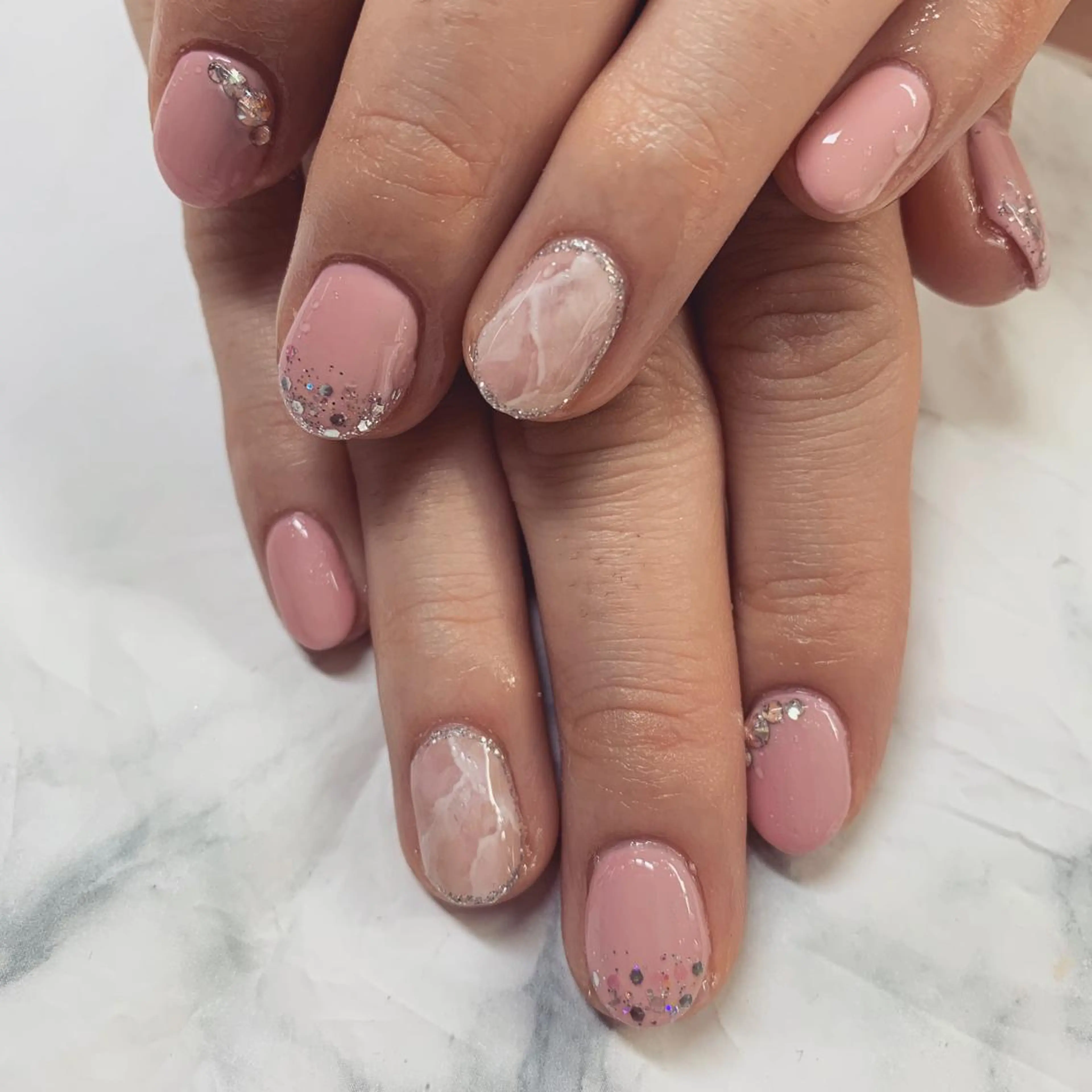 ネイル 菅野 愛花のネイルデザイン