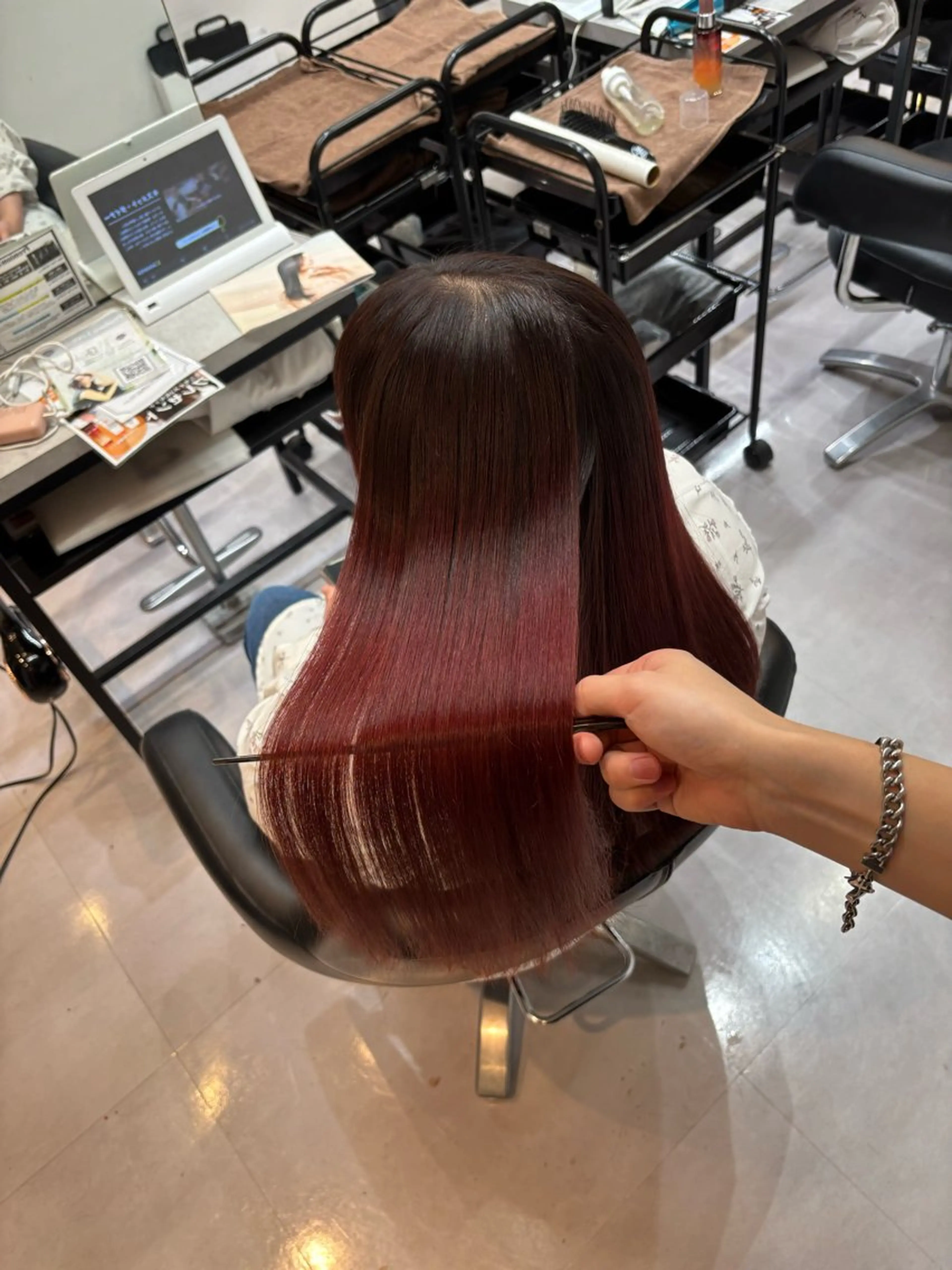 ロング カラー カット ヘアカラー 縮毛矯正 トリートメント 🩵レイヤー✖︎ 髪質改善🩵リョウヤのヘアスタイル