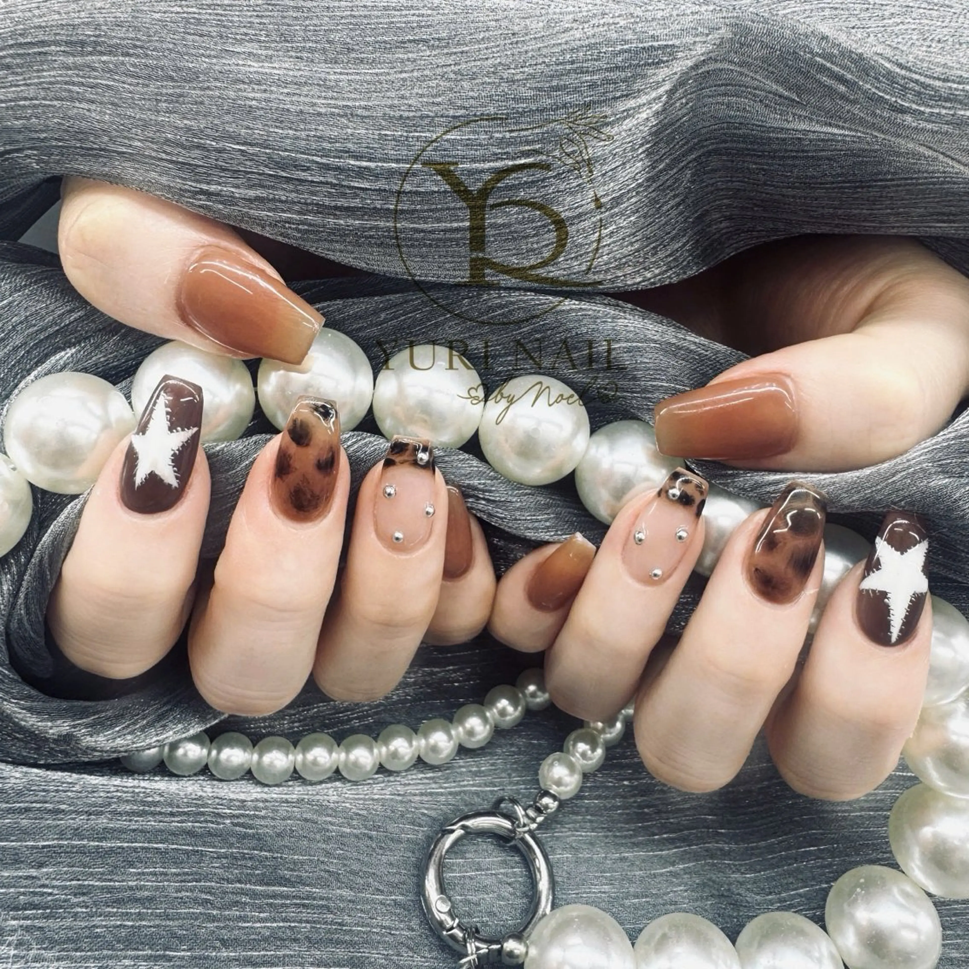 ネイル オーロラネイル ブルー チークネイル フレンチネイル ジェルネイル ハンドネイル フットネイル ハンドケア YURI Nail Funabashiのネイルデザイン