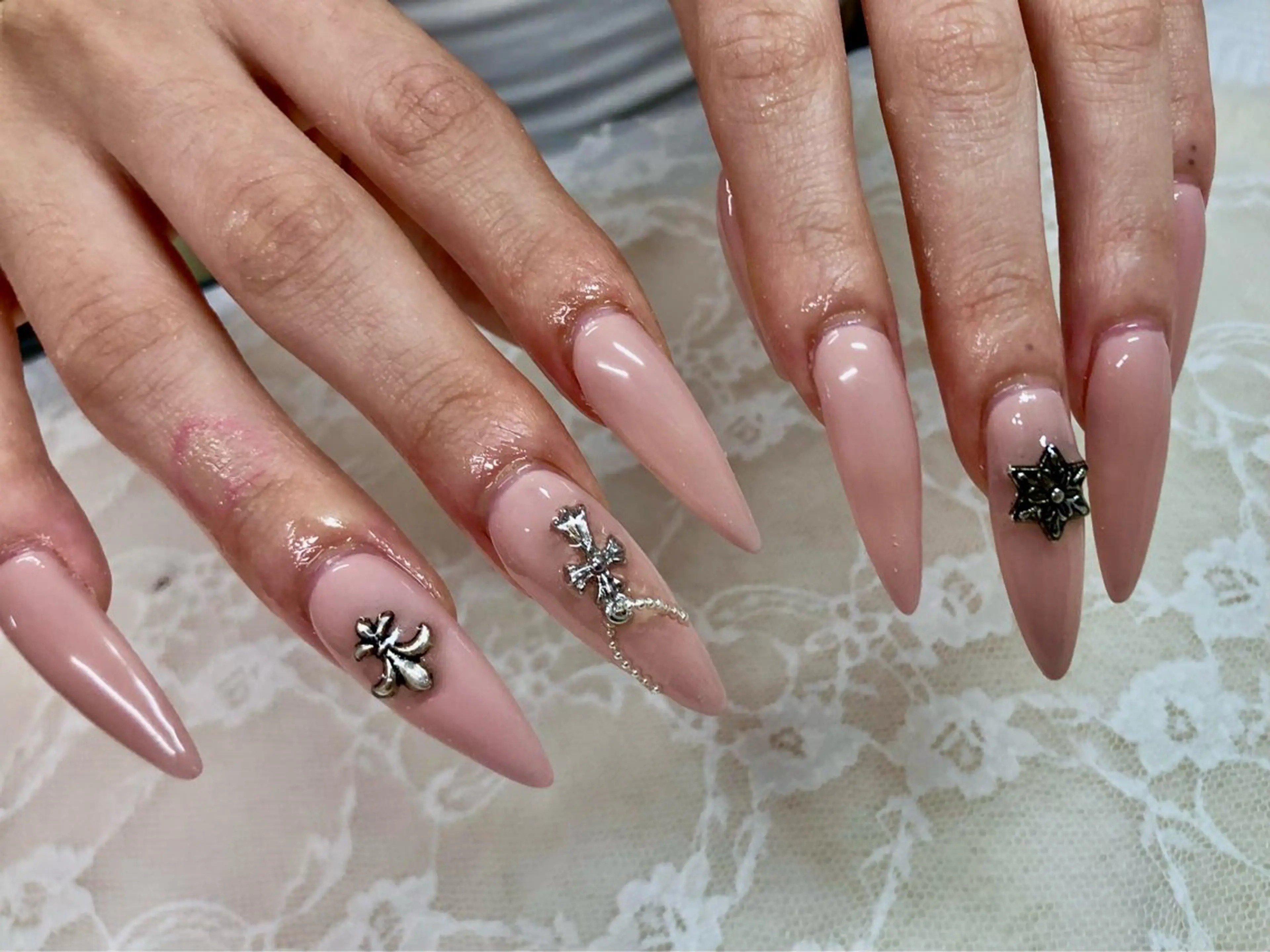 ネイル 長さ出し ロングネイル スーパーロングネイル ハンドネイル ハンドケア 心斎橋Salon Epokkuのネイルデザイン