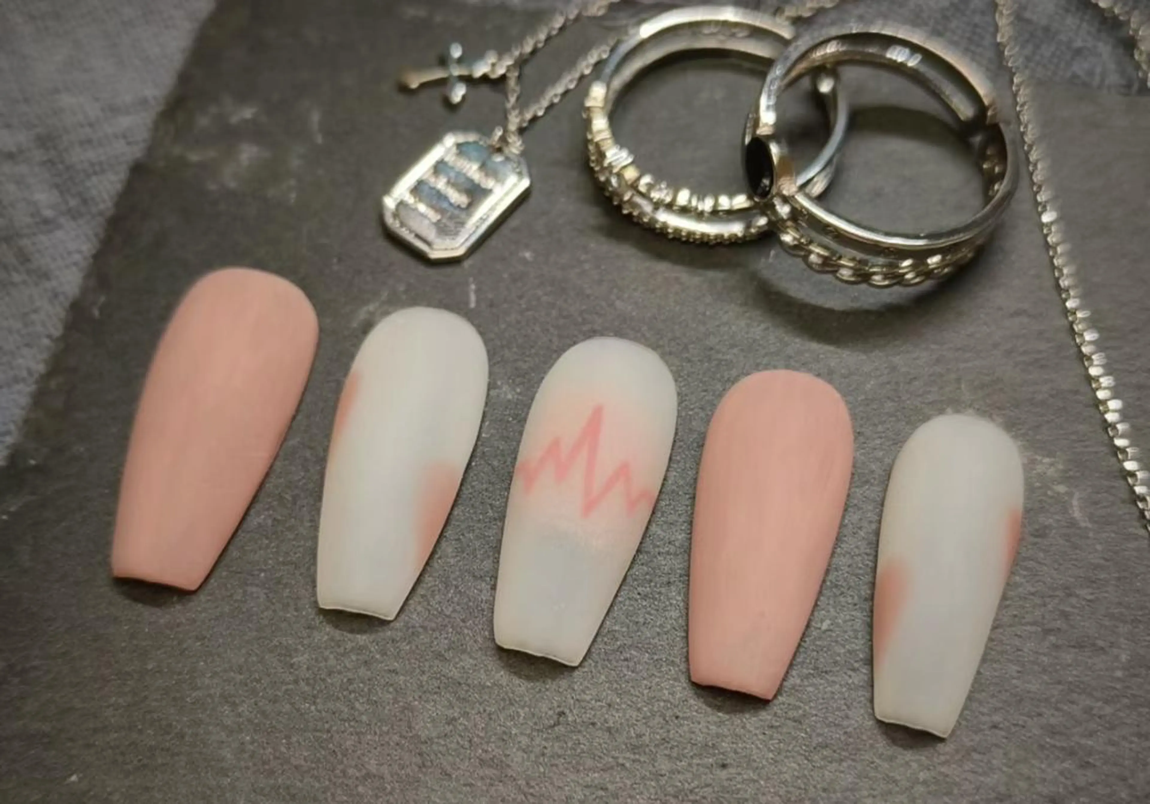 ネイル VIVIAN リサのネイルデザイン