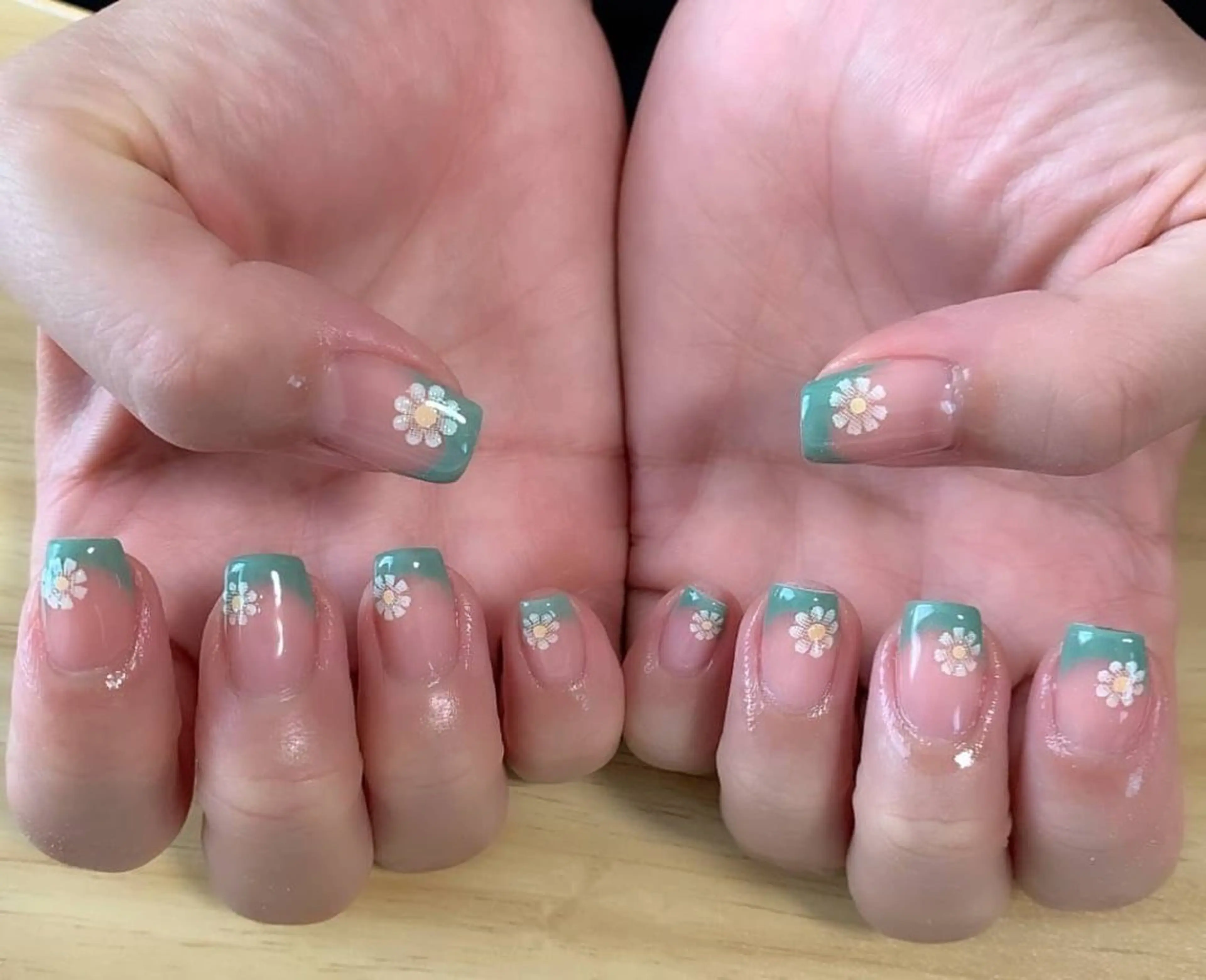 ネイル フレンチネイル MHR nailのネイルデザイン