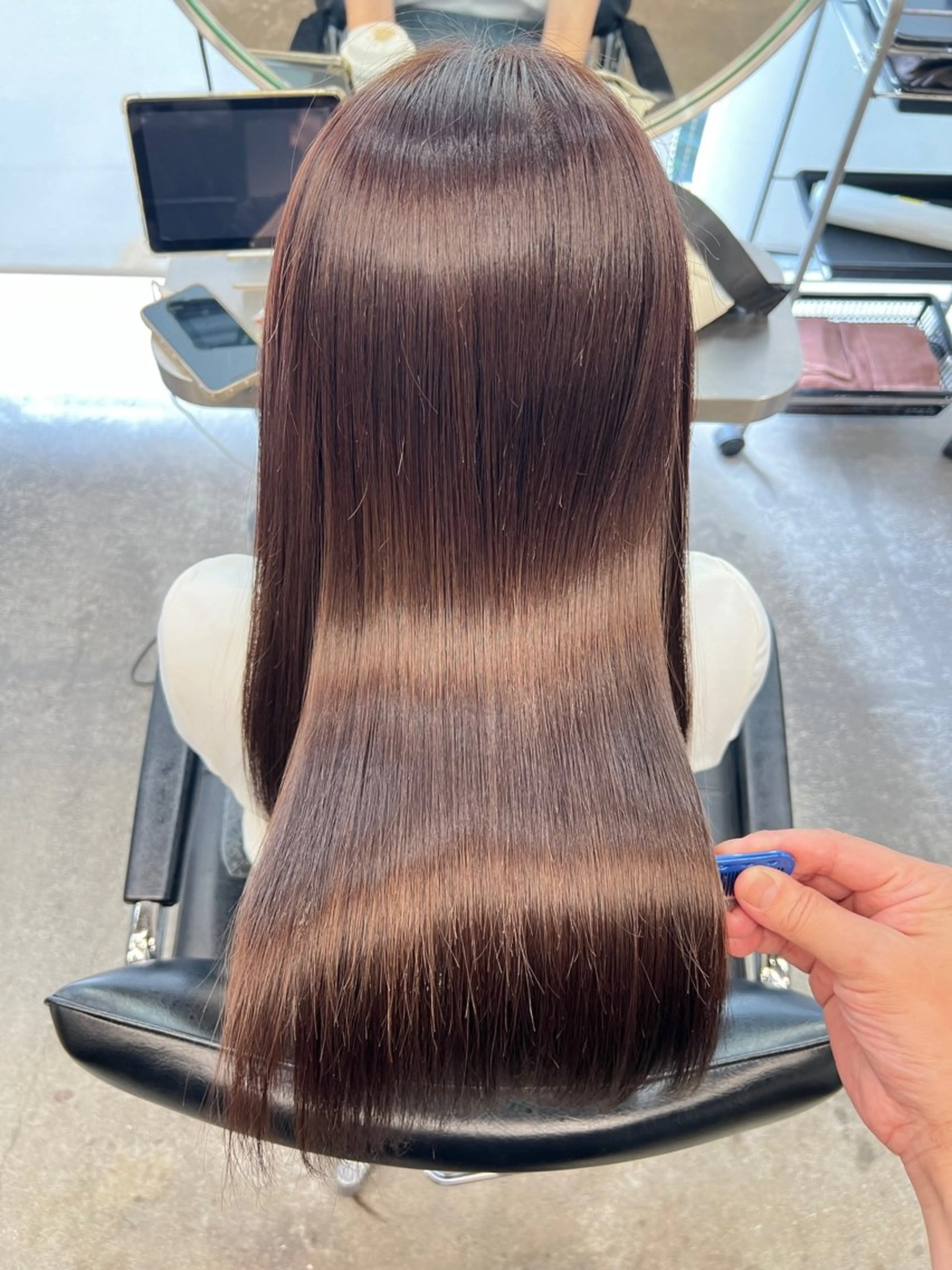 セミロング カット ヘアカラー トリートメント 前髪/顔まわりカット 艶髪/髪質改善/縮毛のヘアスタイル