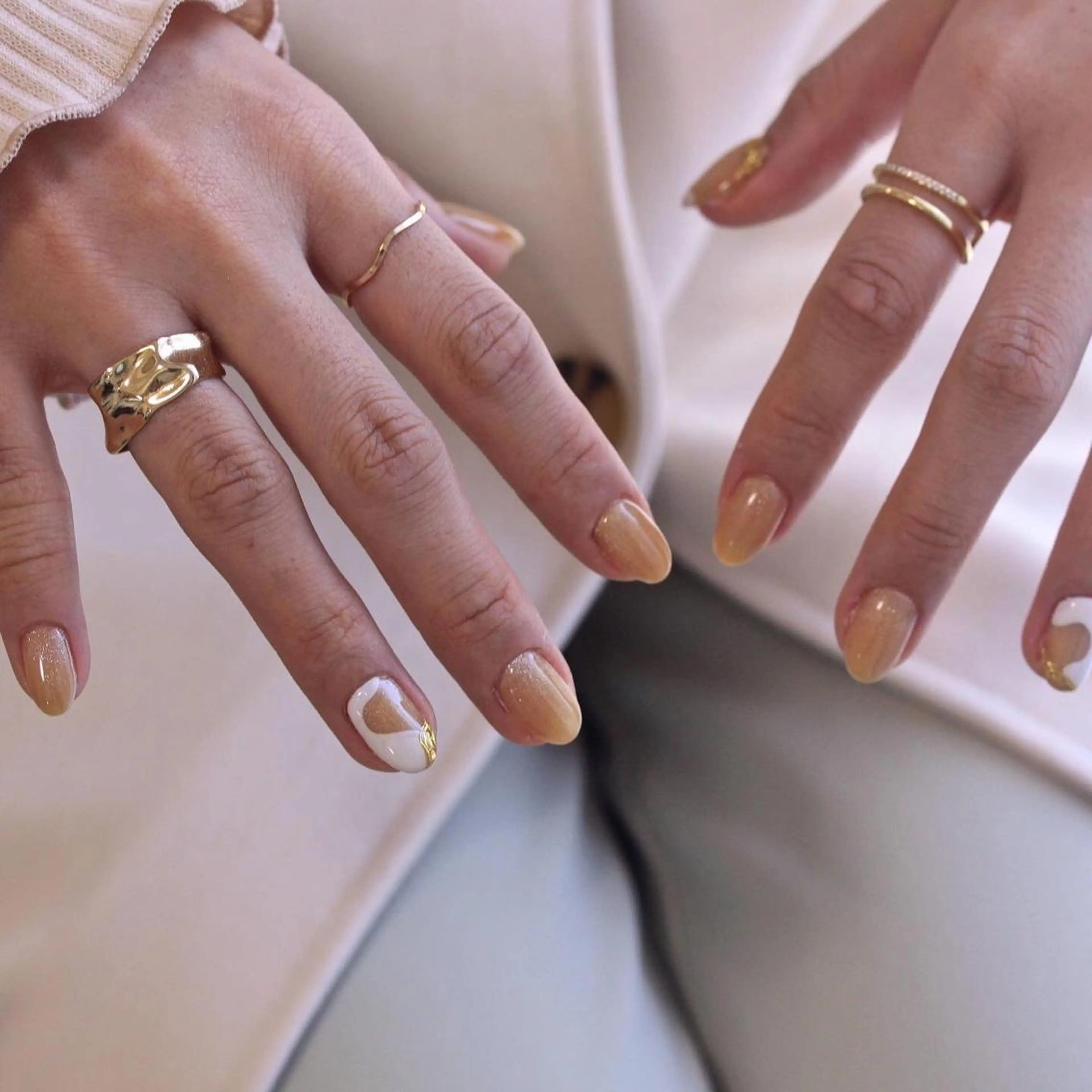 ネイル マグネットネイル オレンジ ハンドネイル Elio 国泰寺のネイルデザイン