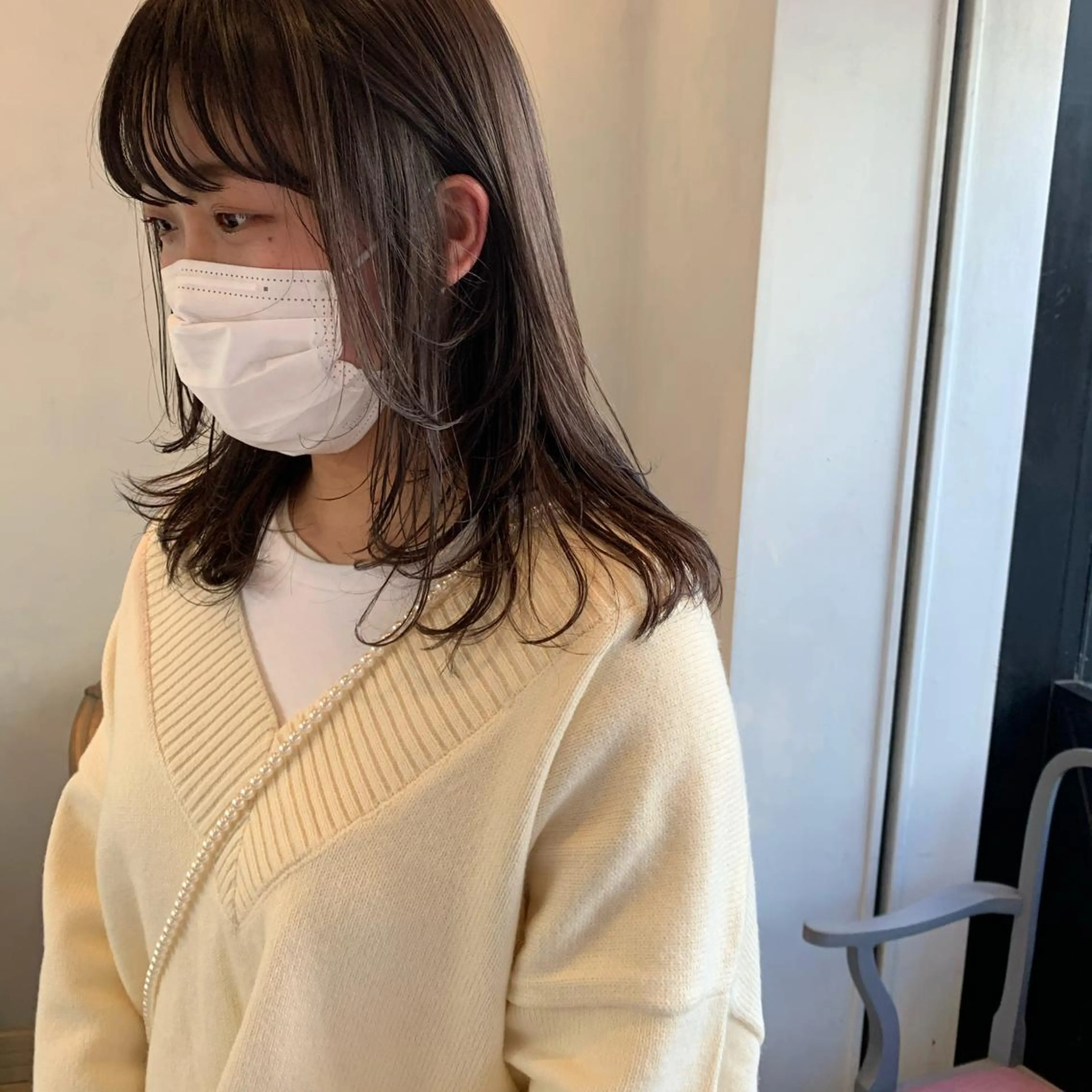 ミディアム カラー カット ヘアカラー SAKINO． ベージュカラーのヘアスタイル