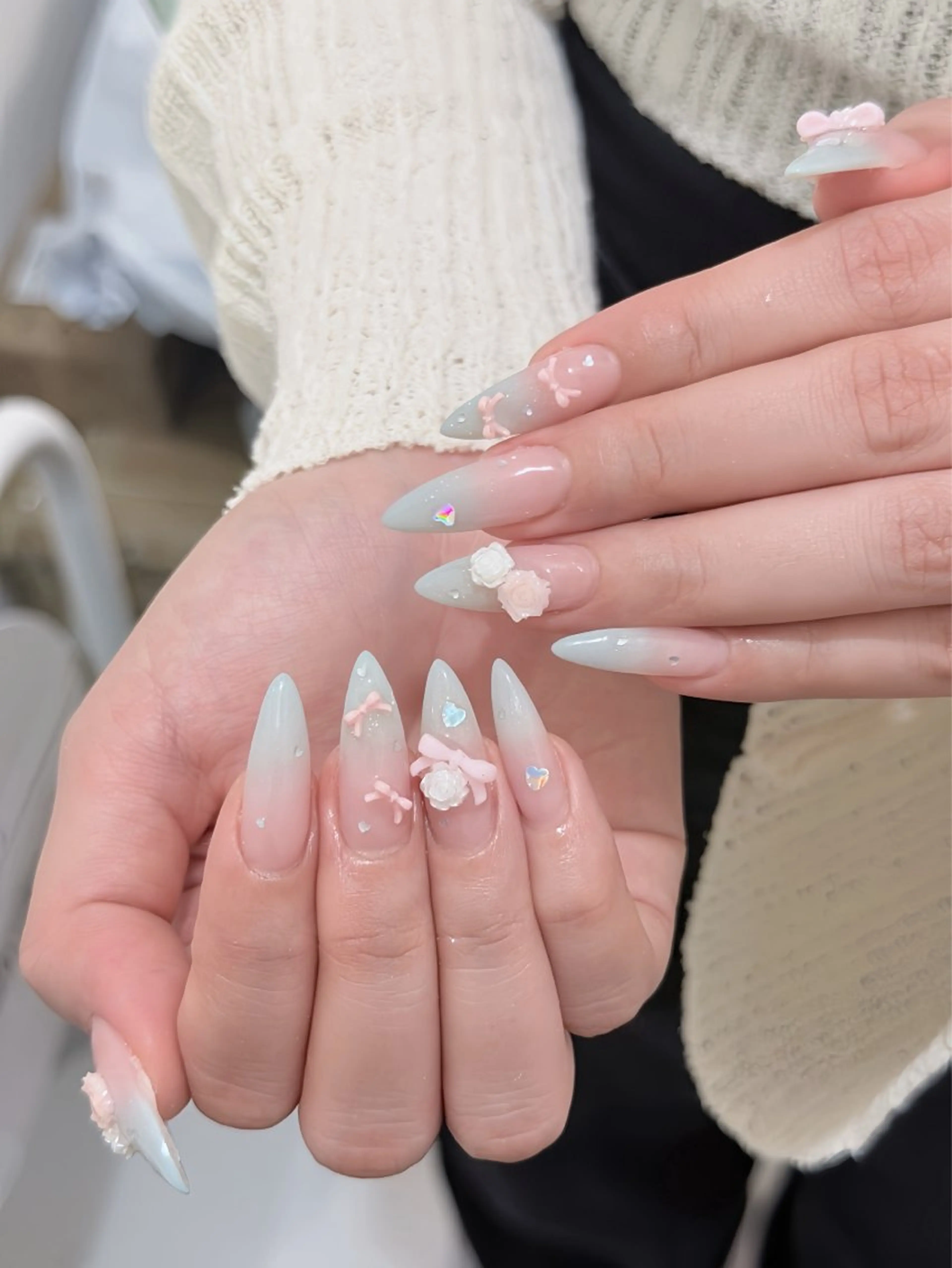 ネイル チークネイル ドット フレンチネイル グラデーション ハート ハンドネイル ハンドケア Eli Nails 新宿のネイルデザイン