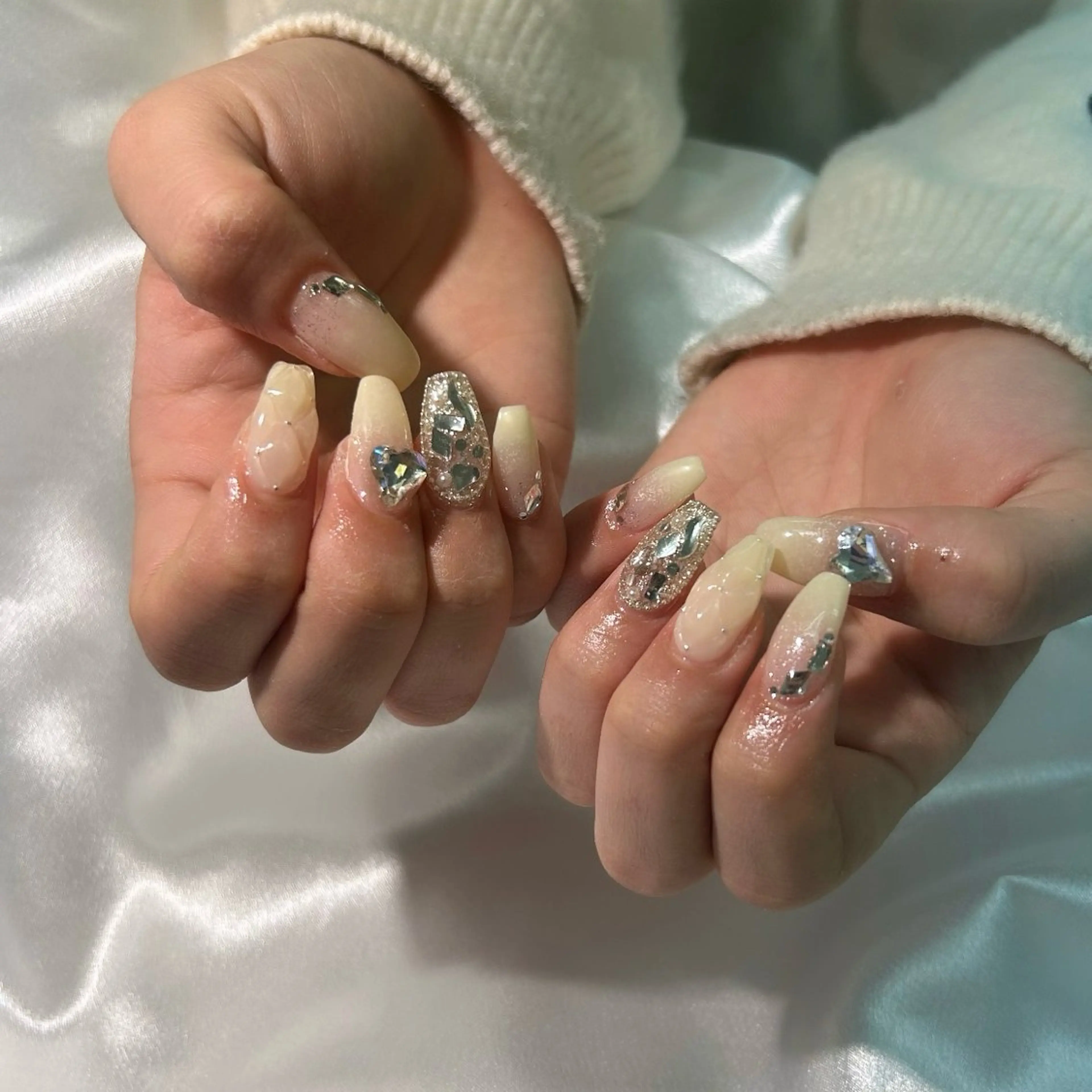 ネイル 黄色 ハンドネイル y’sbeauty 本町店のネイルデザイン