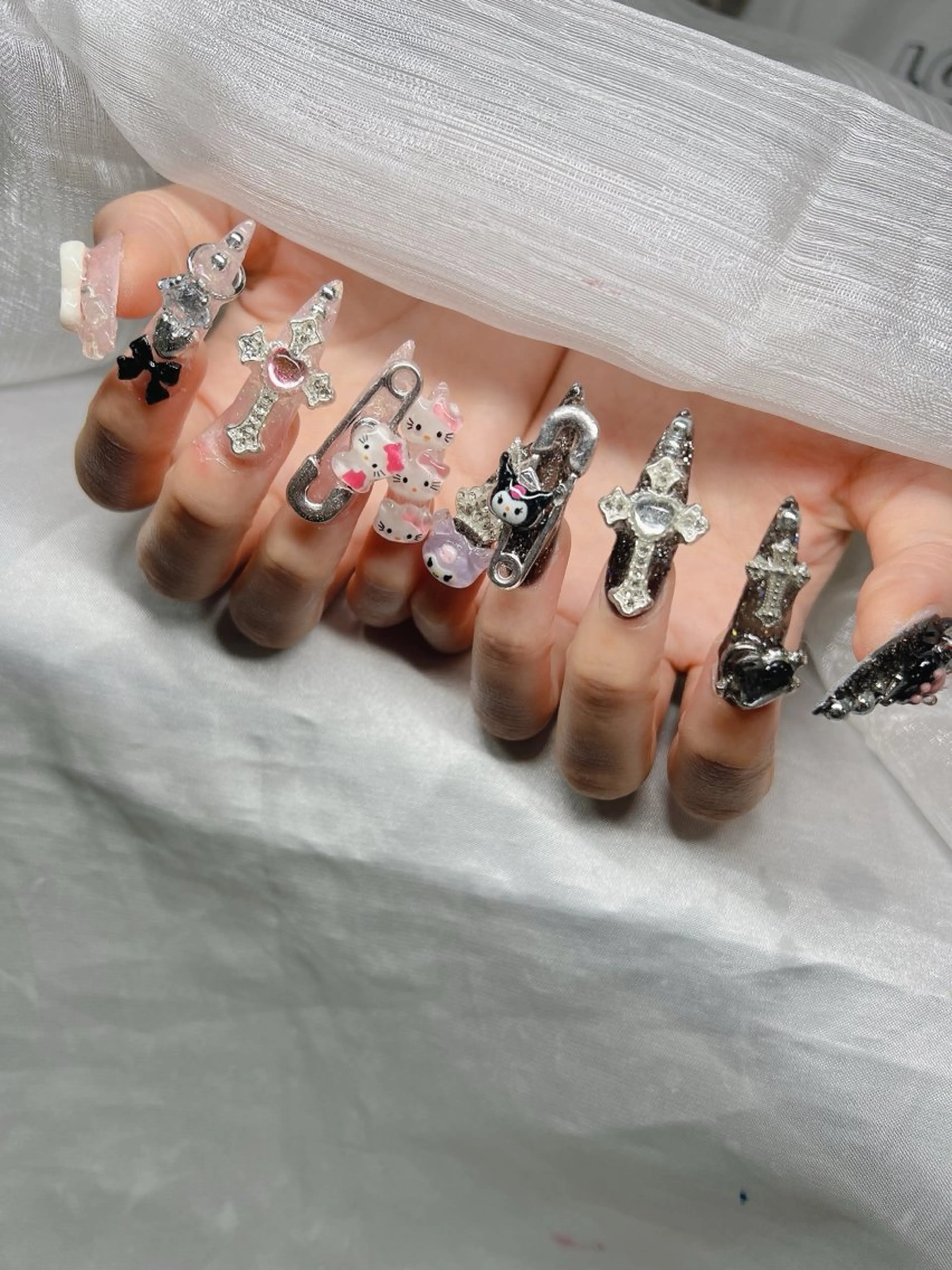 ネイル 長さ出し グラデーション 卒業式 キラキラネイル マグネットネイル ハンドネイル Lee Nailsのネイルデザイン