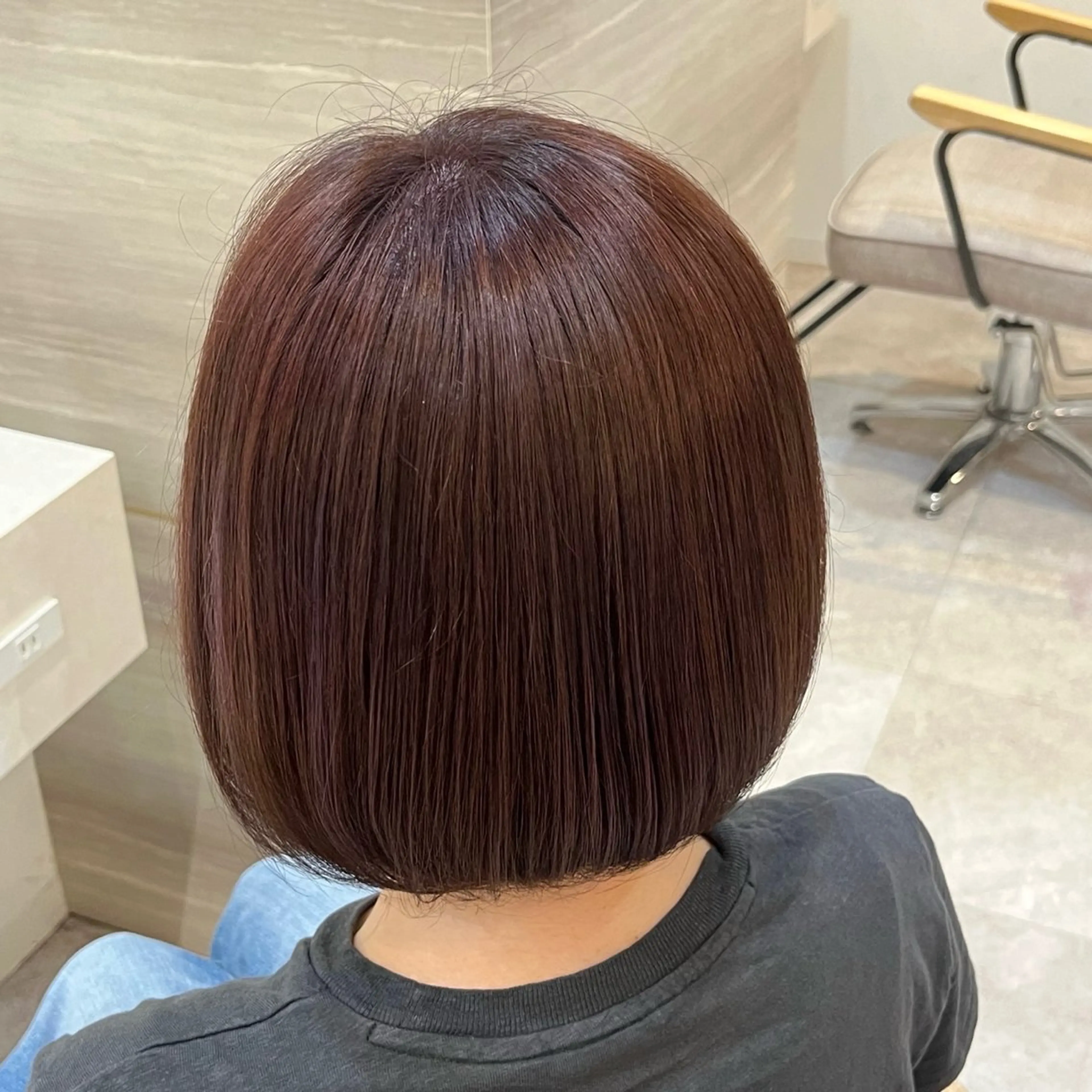 ショート カラー ブリーチ カシス ラベンダーカラー ブリーチなしカラー ヘアカラー トリートメント 🦋Yui🦋透明感 /ベージュ/髪質改善のヘアスタイル