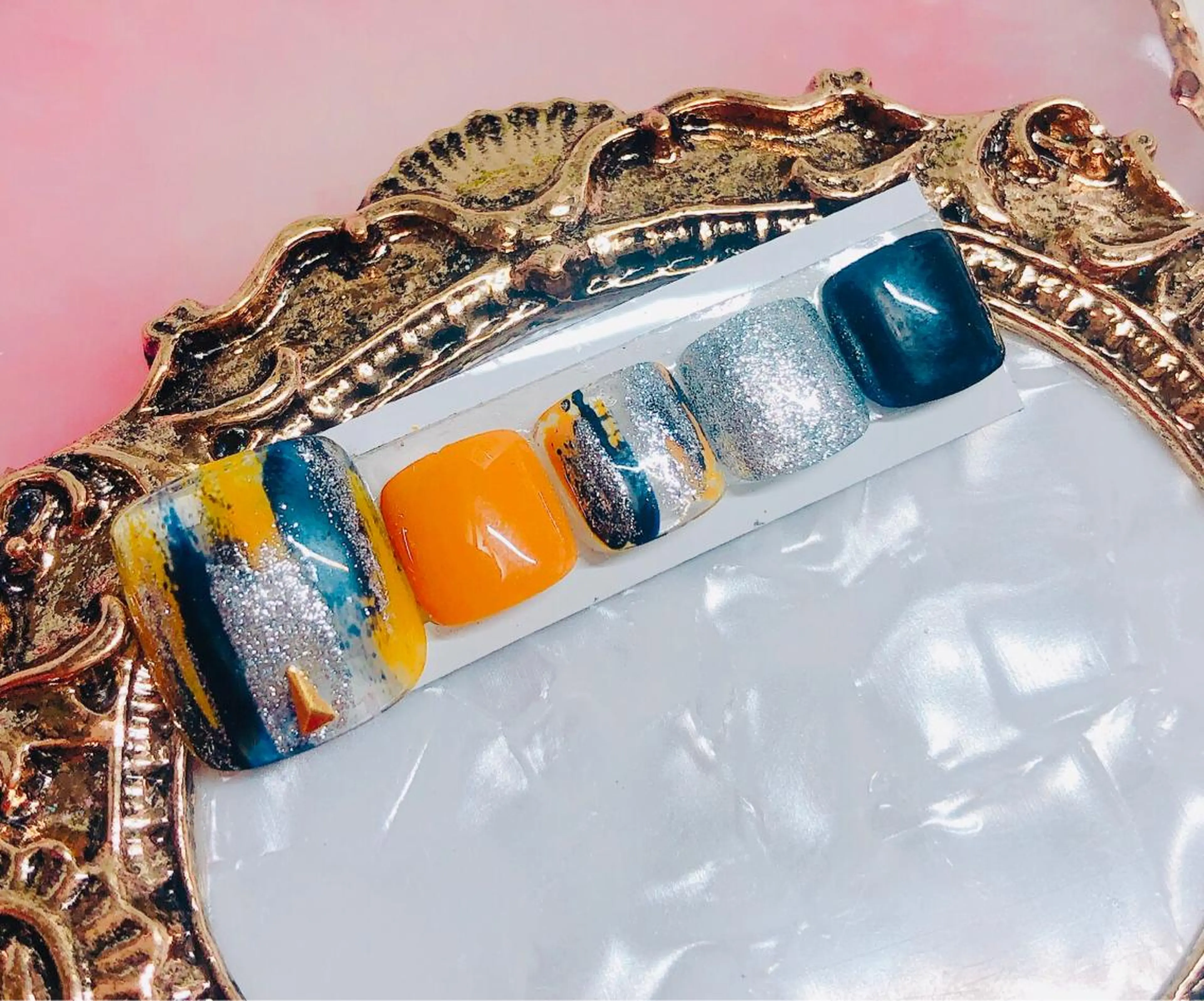 ネイル フットネイル フットネイル CROWN プライベートサロンのネイルデザイン