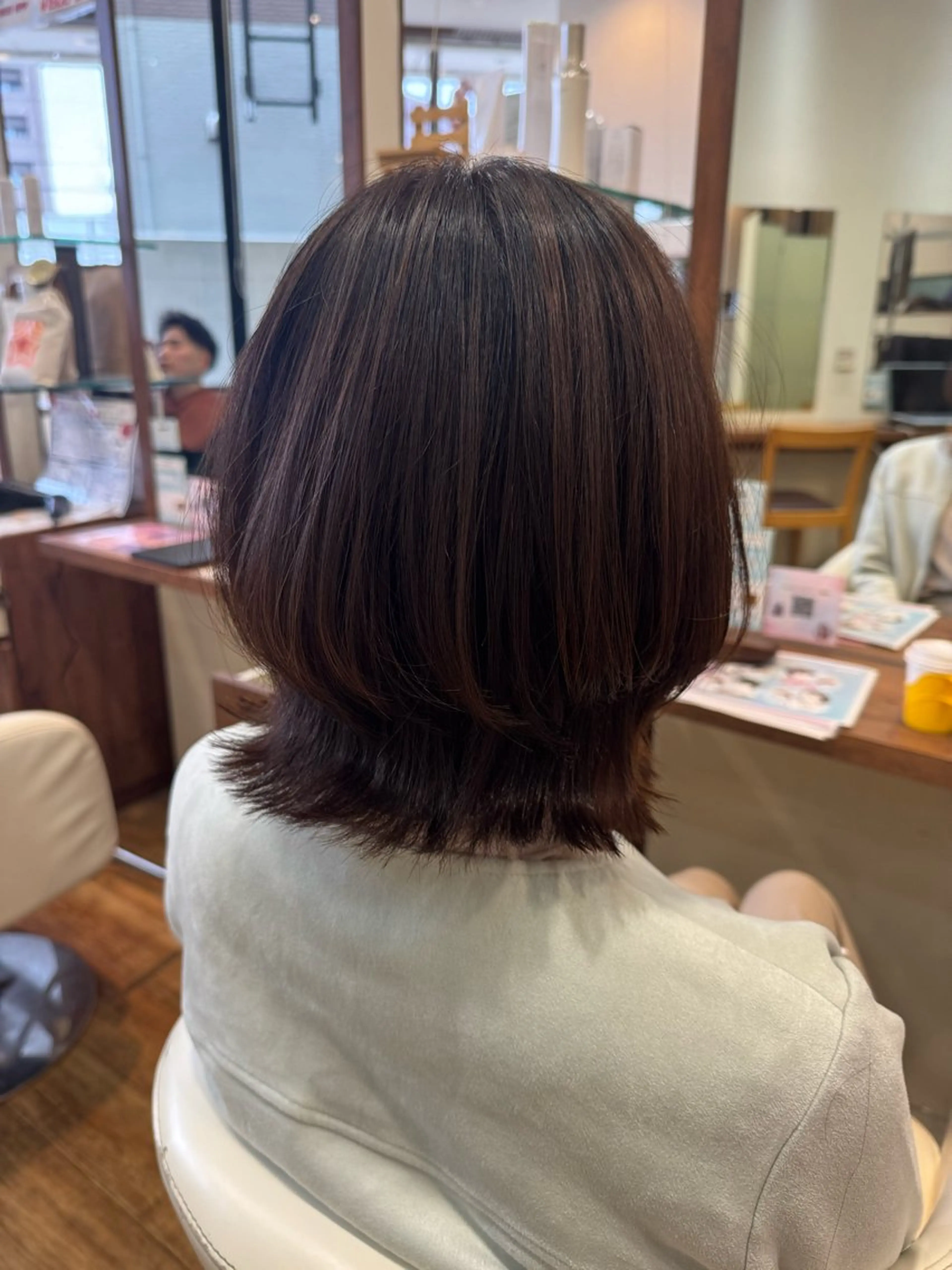 ミディアム 對馬 小菜美のヘアスタイル