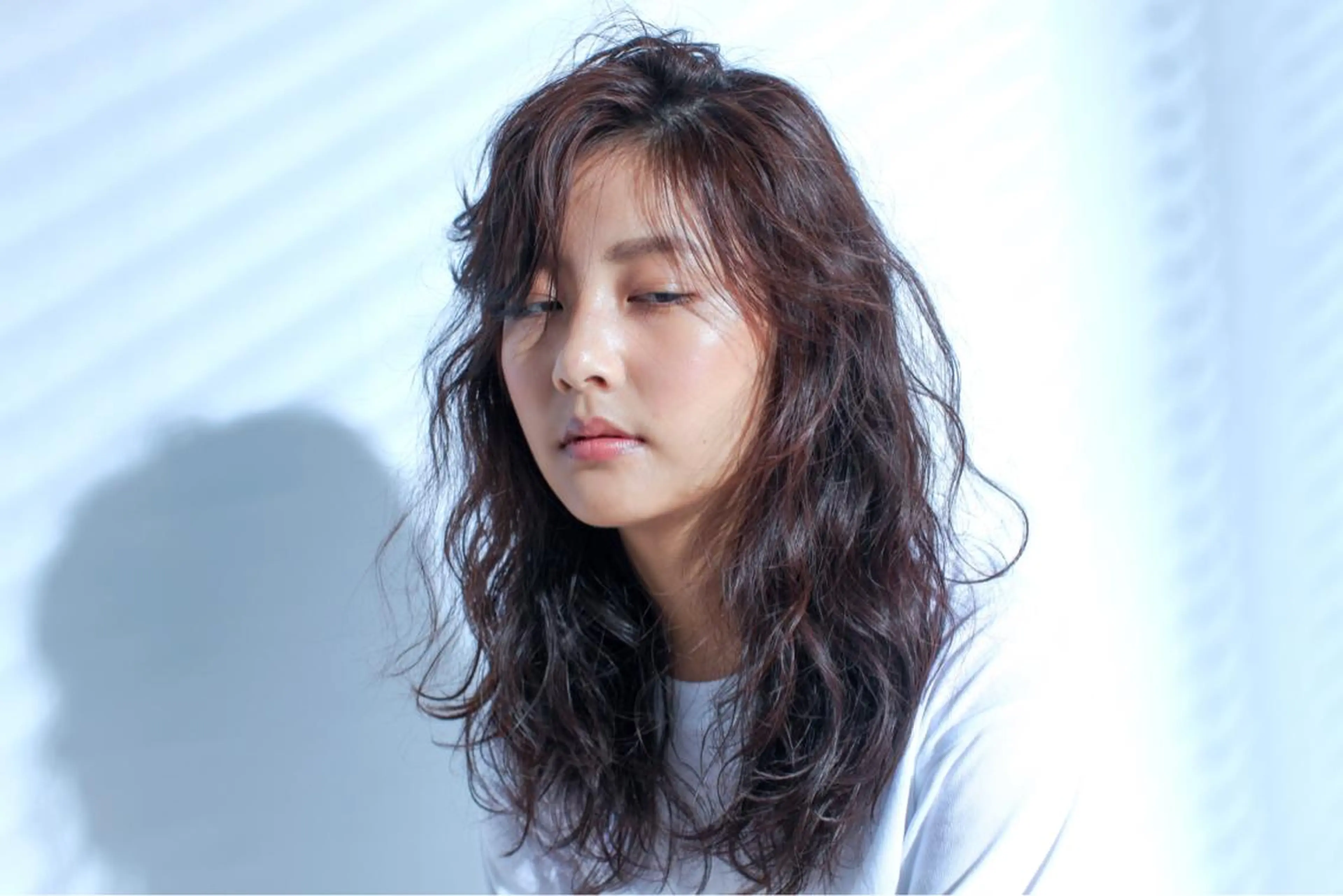 セミロング ツジガキ ユウスケのヘアスタイル