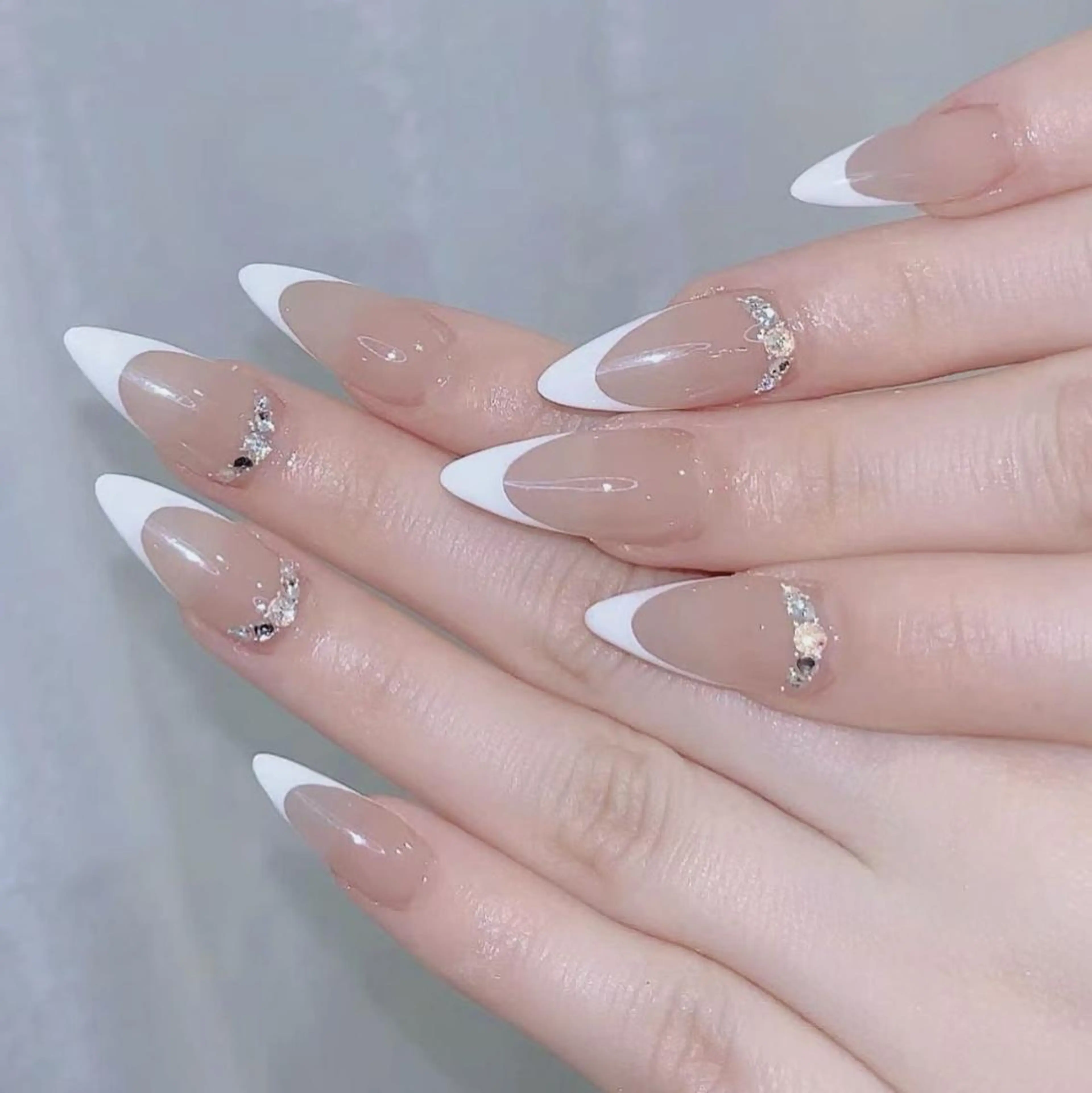 ネイル アートネイル 長さ出し ネイルチップ Queens マオのネイルデザイン