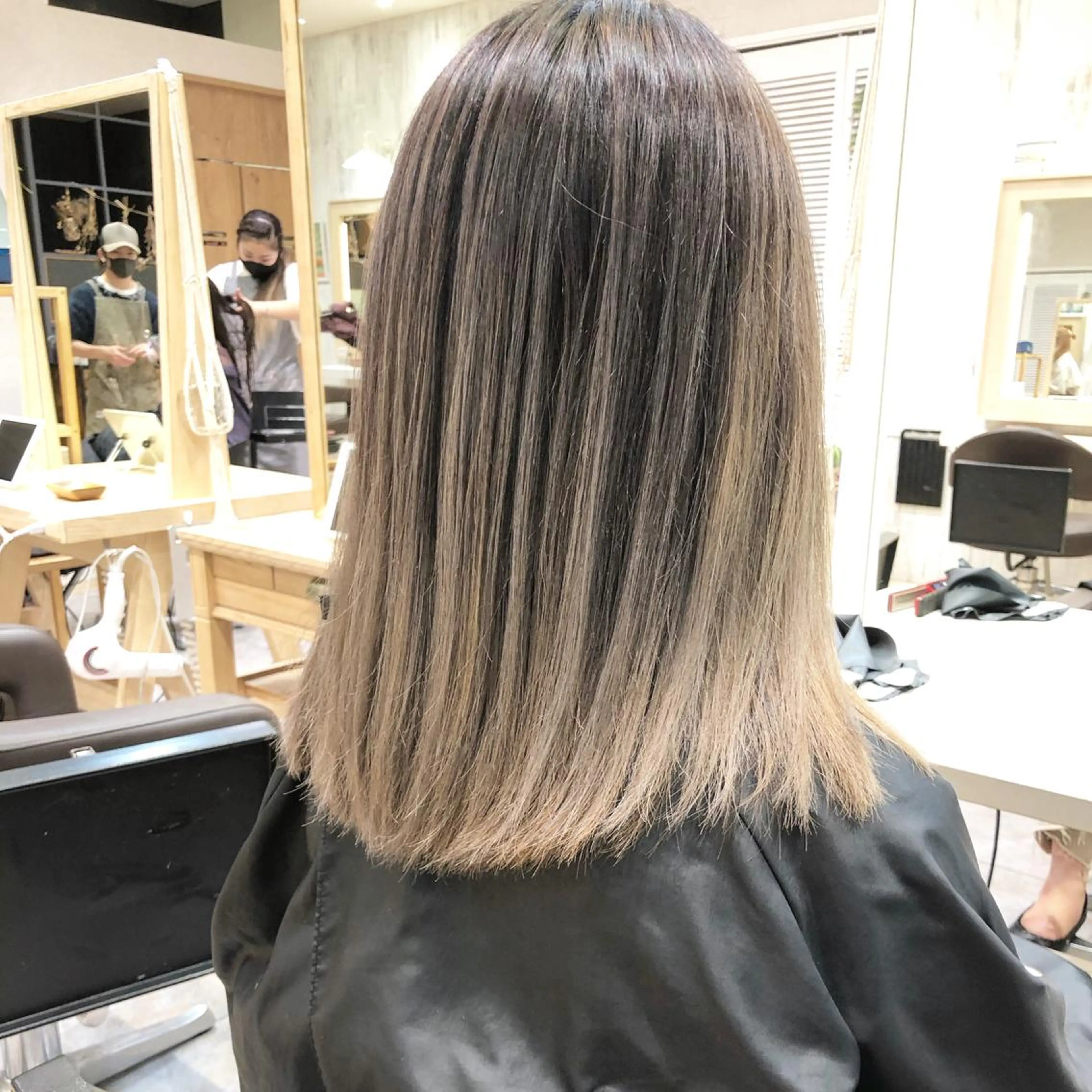 ミディアム カラー タナカ タクヤのヘアスタイル