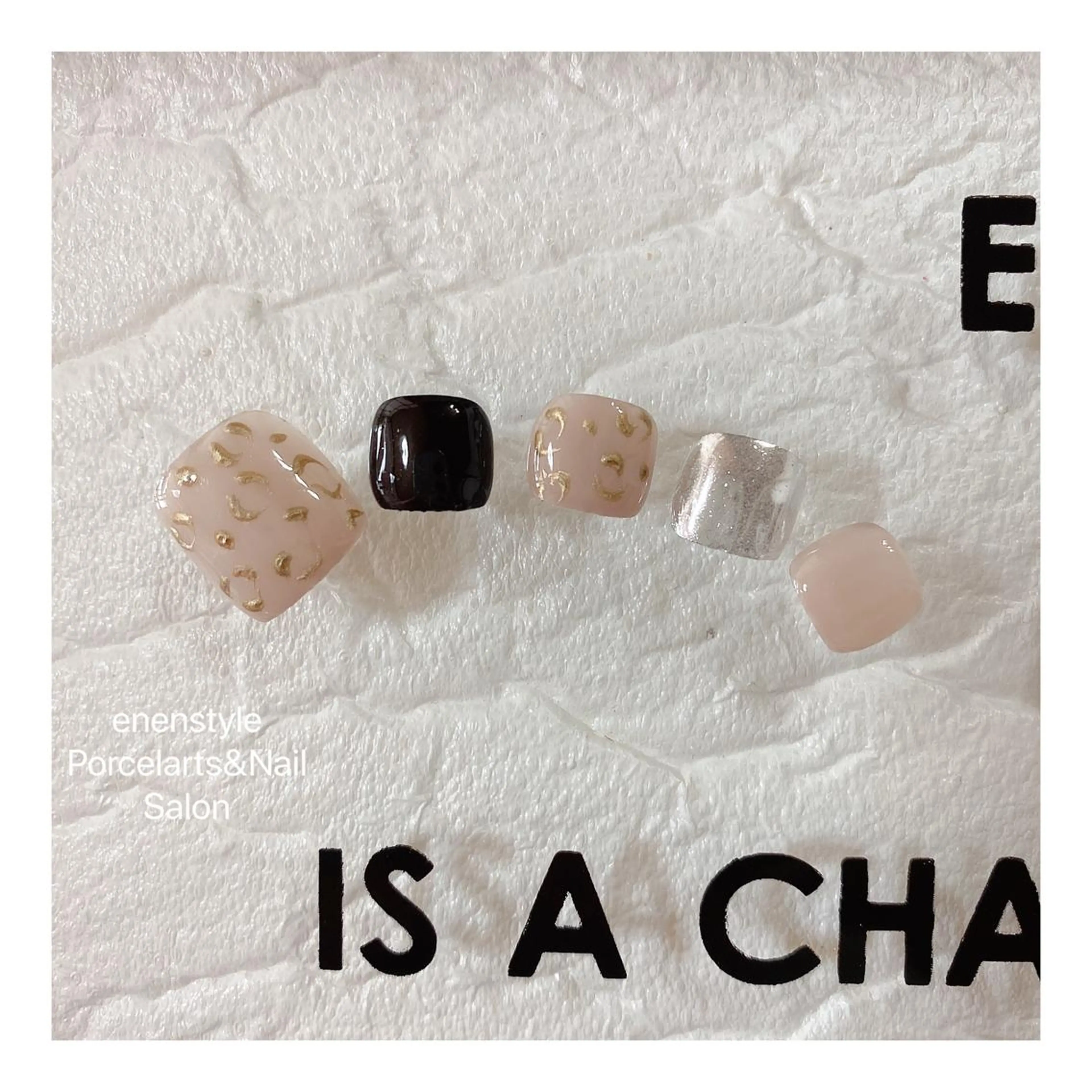 ミディアム ネイル ハンドネイル フットネイル 👑enen style👑のネイルデザイン